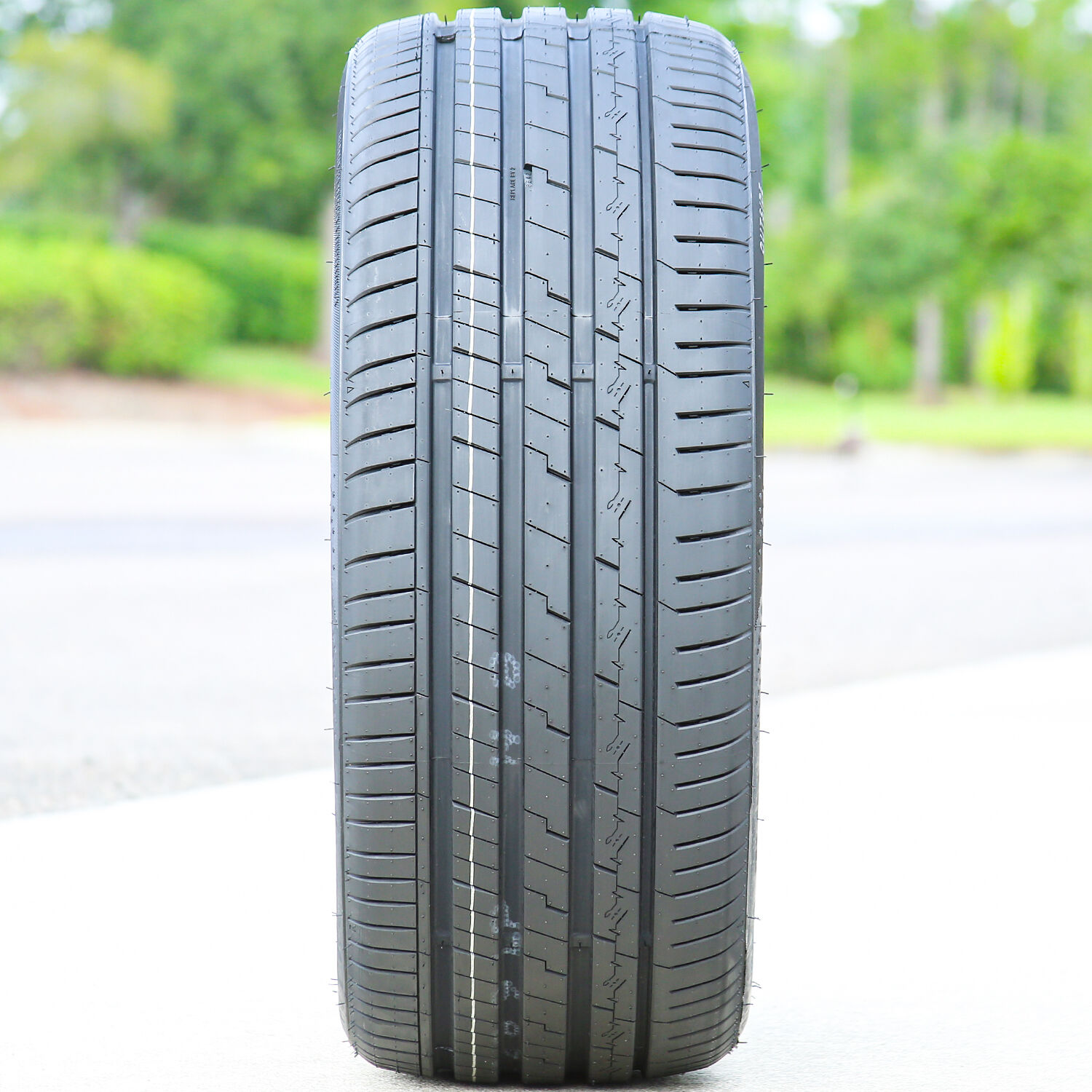Accelera Iota EVT 245/45R18 ZR 100Y XL