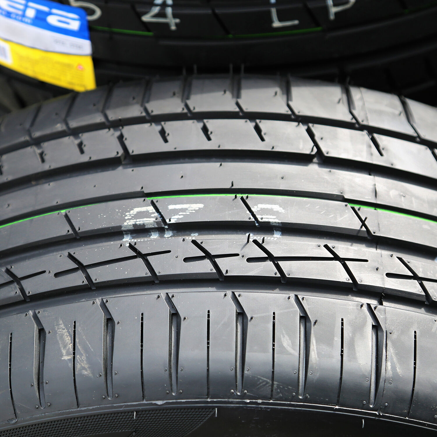 Set Of 4 Accelera Iota ST68 285/25R22 ZR 95W