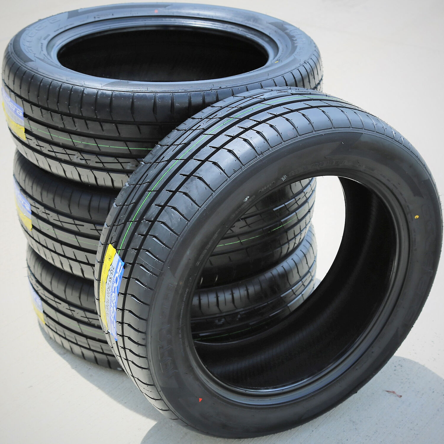 Accelera Iota ST68 215/55R18 99V XL