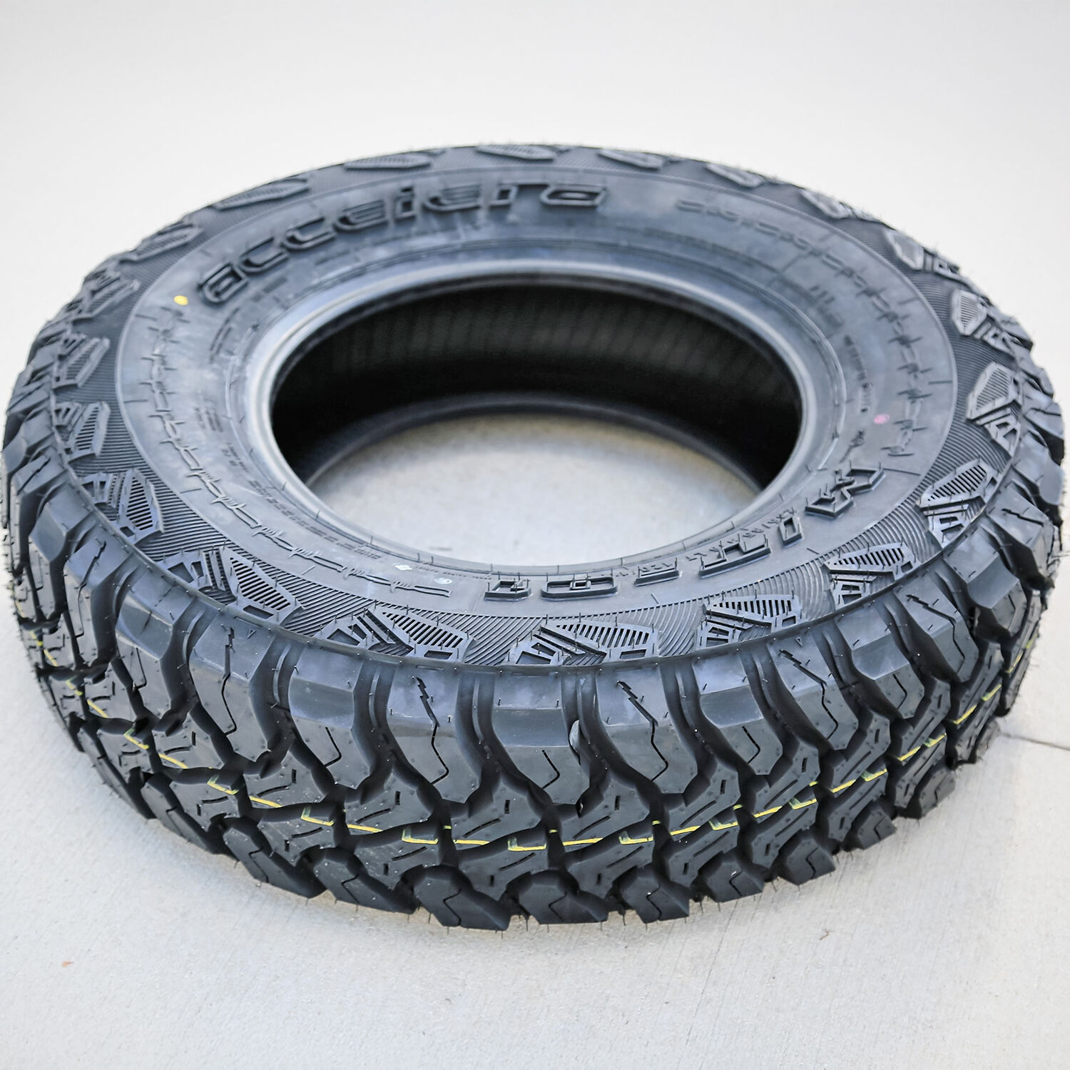 Accelera M/T-01 LT 235/85R16 120/116Q E (10 Ply)