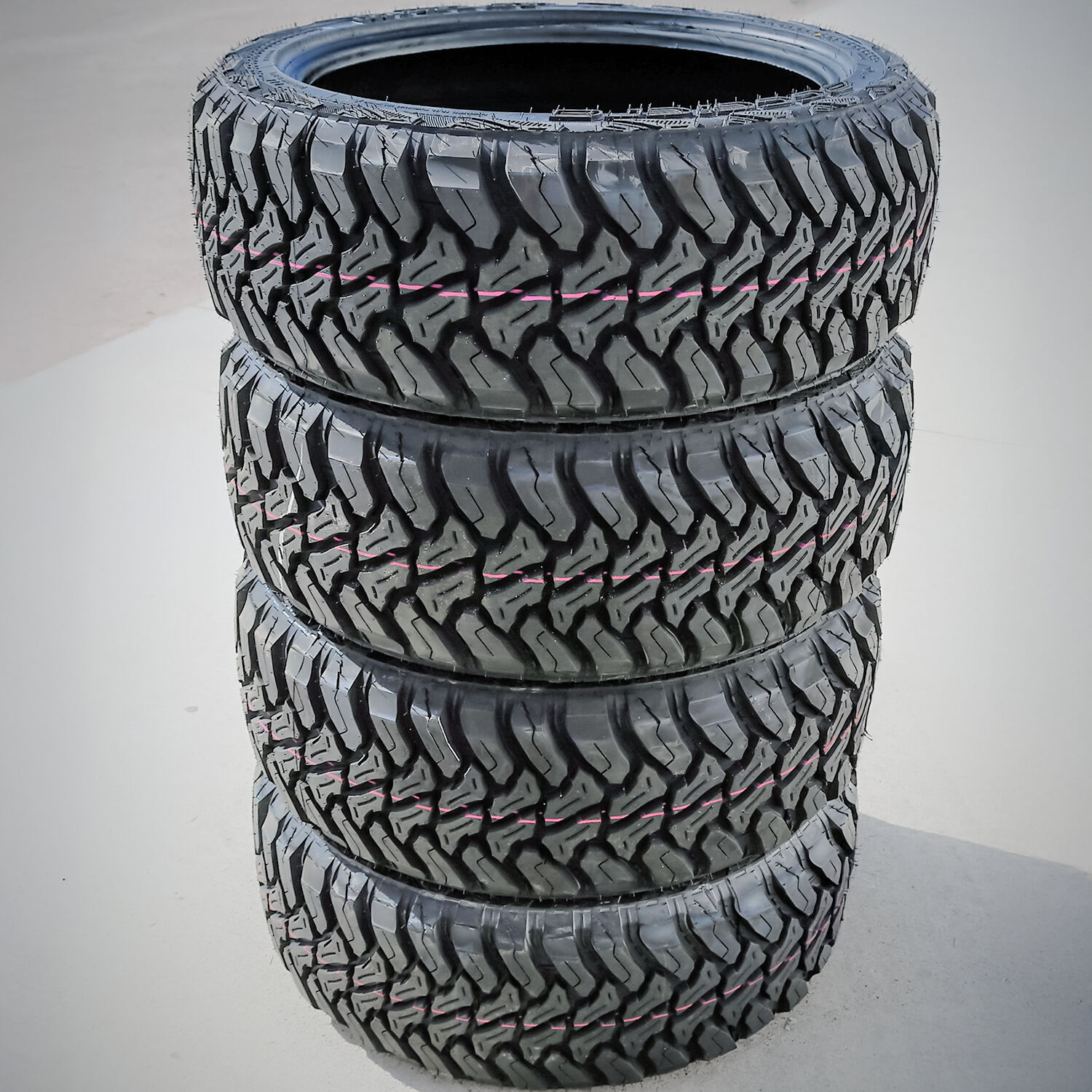 Accelera M/T-01 275/45R22 112P