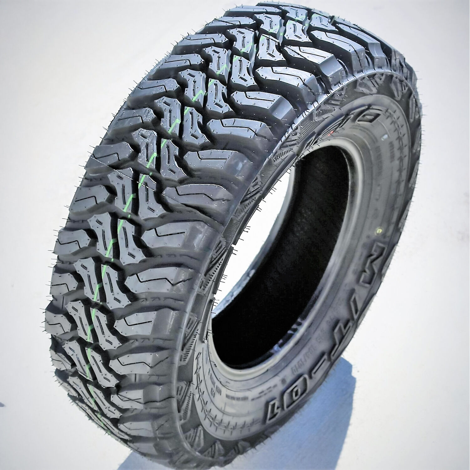 Accelera M/T-01 LT 235/75R15 104/101Q C (6 Ply)