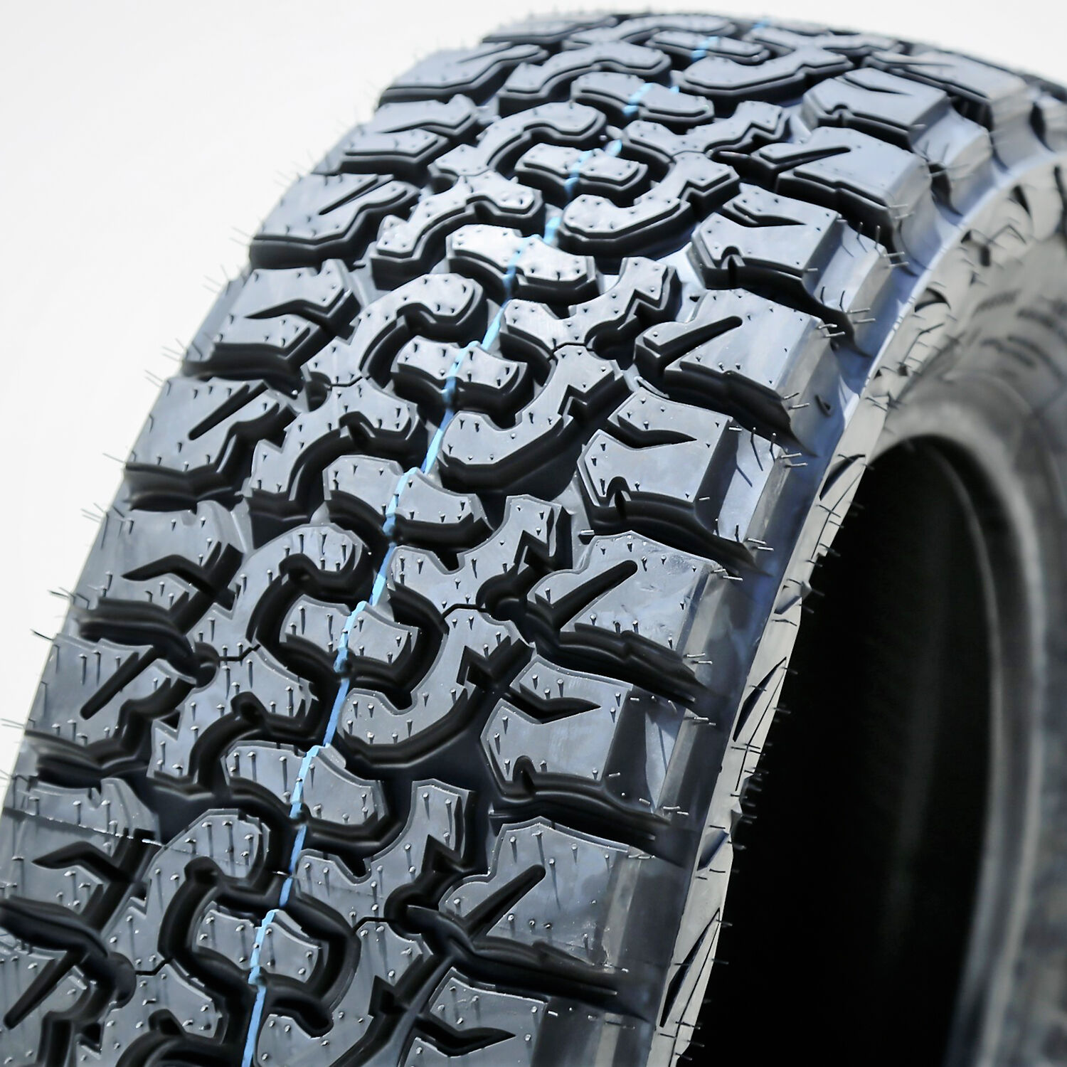 Accelera Omikron C/T LT 225/65R17 107/103Q D (8 Ply)