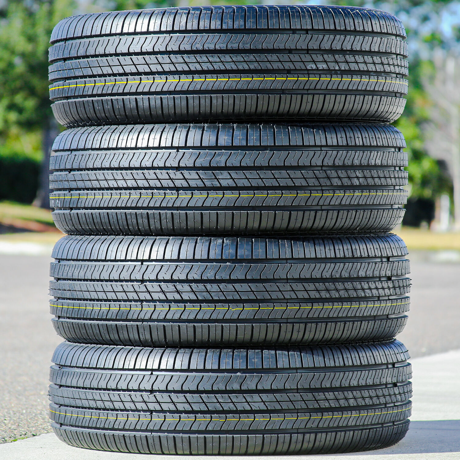 Accelera Omikron H/T 235/65R17 104H