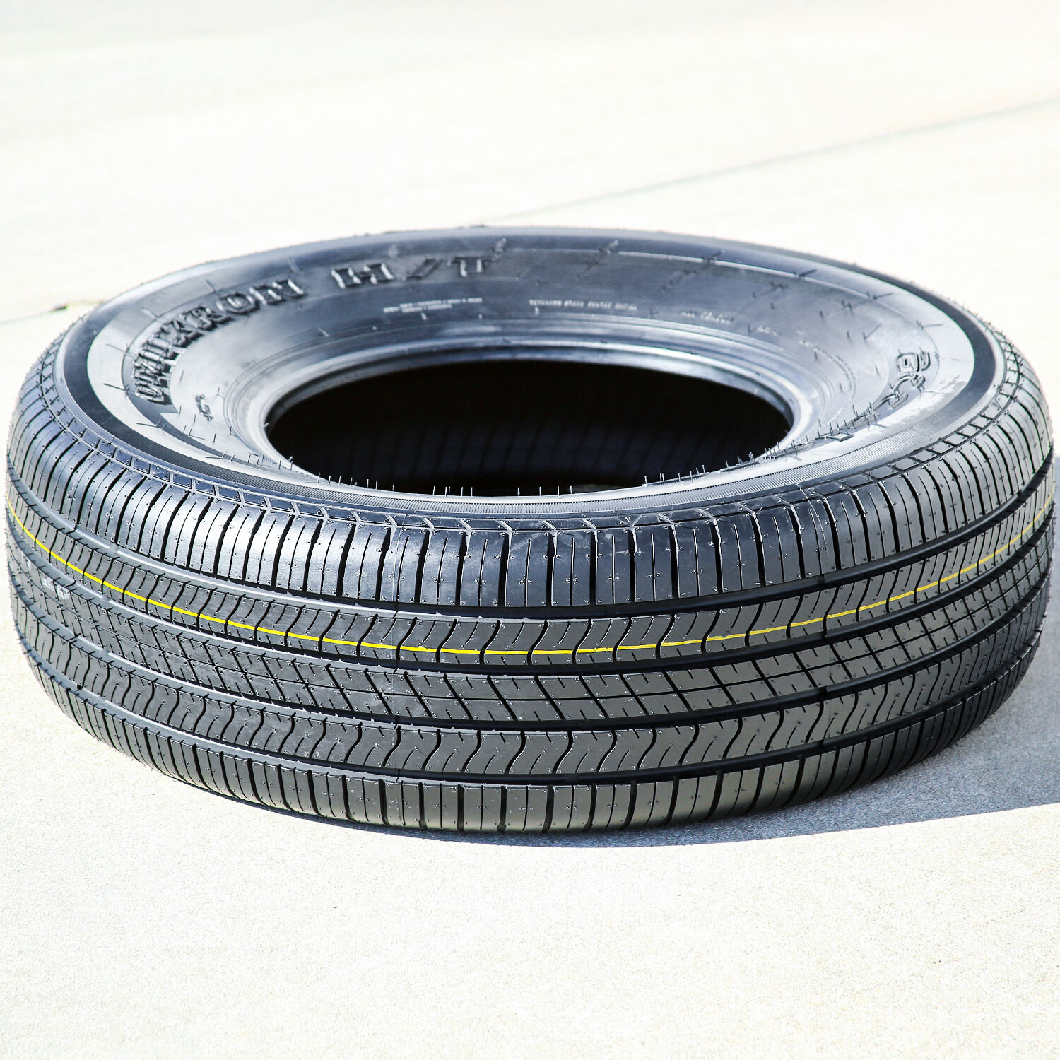 Accelera Omikron H/T 235/65R17 104H