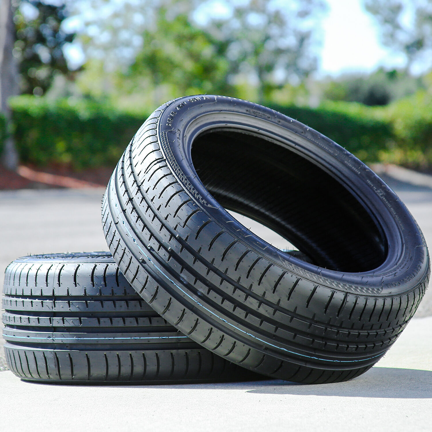 Accelera Phi 245/45R17 ZR 99W XL