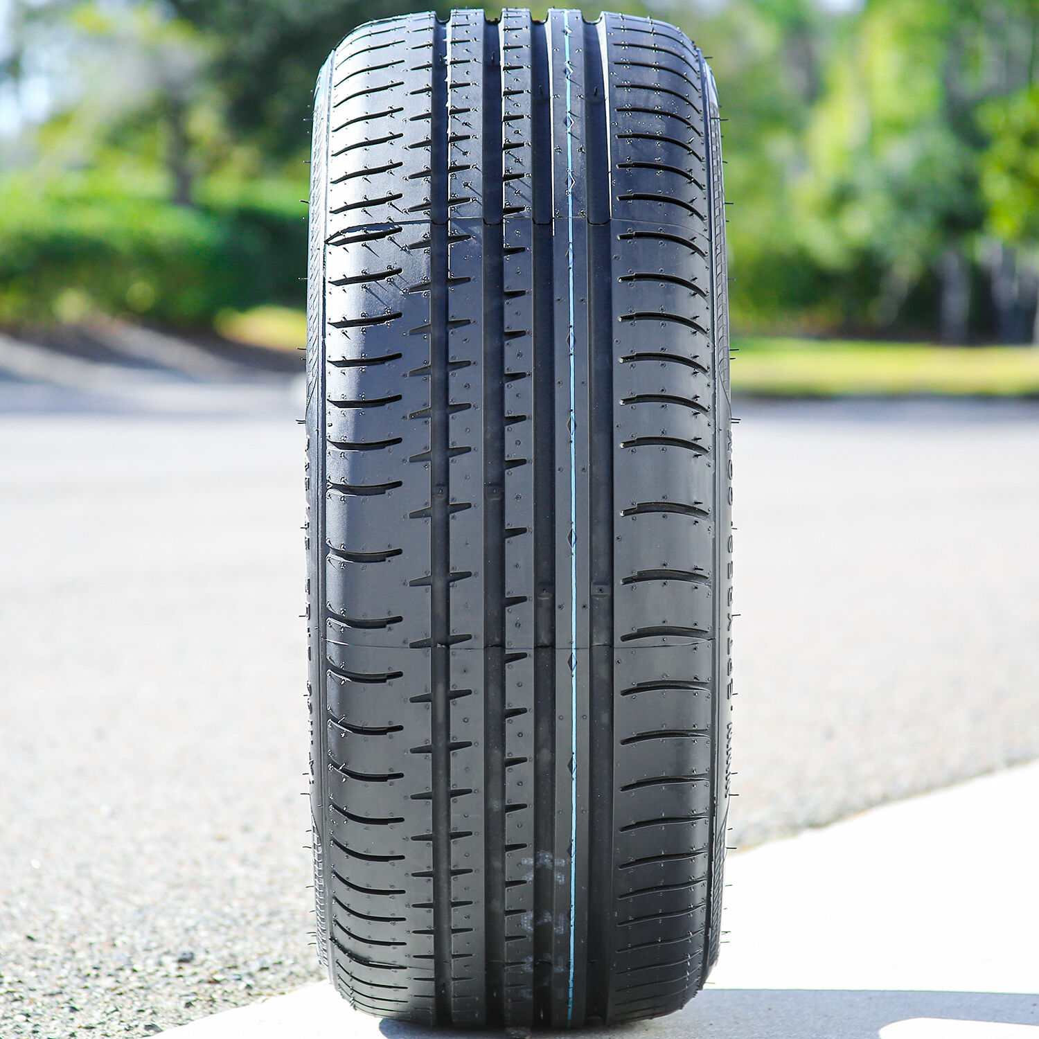Accelera Phi 245/45R17 ZR 99W XL