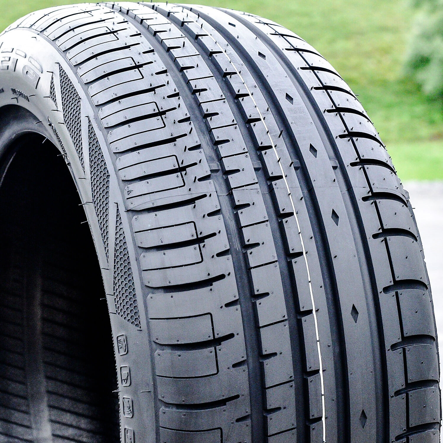Accelera Phi-R 215/55R16 ZR 97W XL