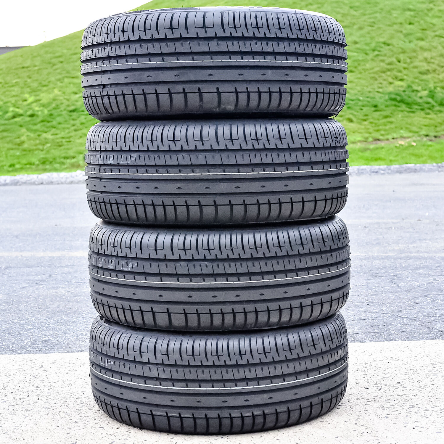 Accelera Phi-R 215/55R16 ZR 97W XL