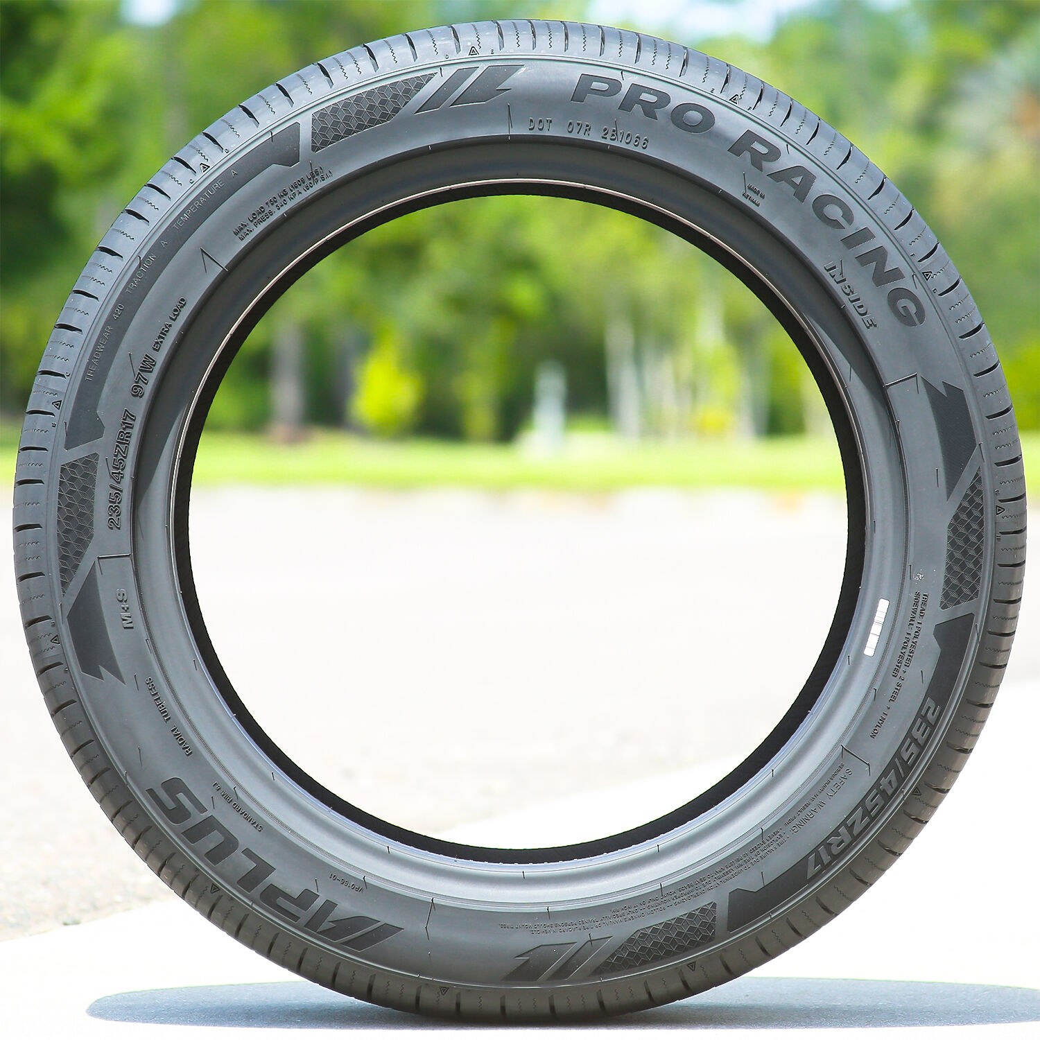 Aplus PRO Racing 235/45R17 ZR 97W XL