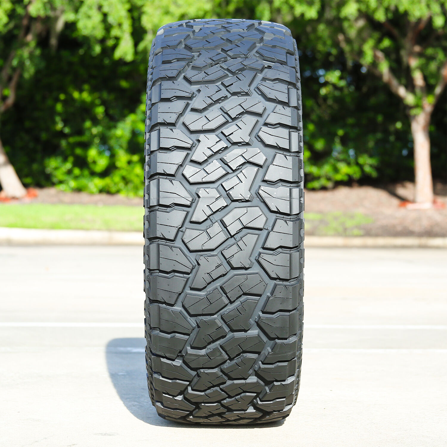 Aplus Shredder RTX (3 Ply Sidewall) LT 285/55R20 124/121S F (12 Ply)