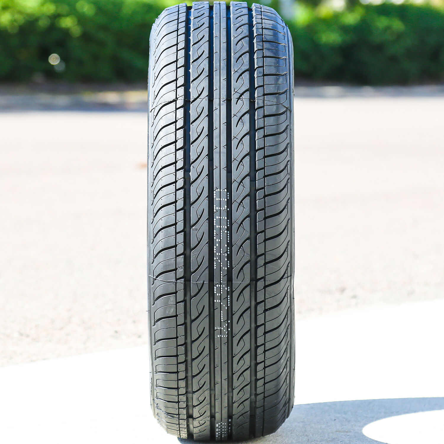 Arisun Aggressor ZP01 215/55R16 93V