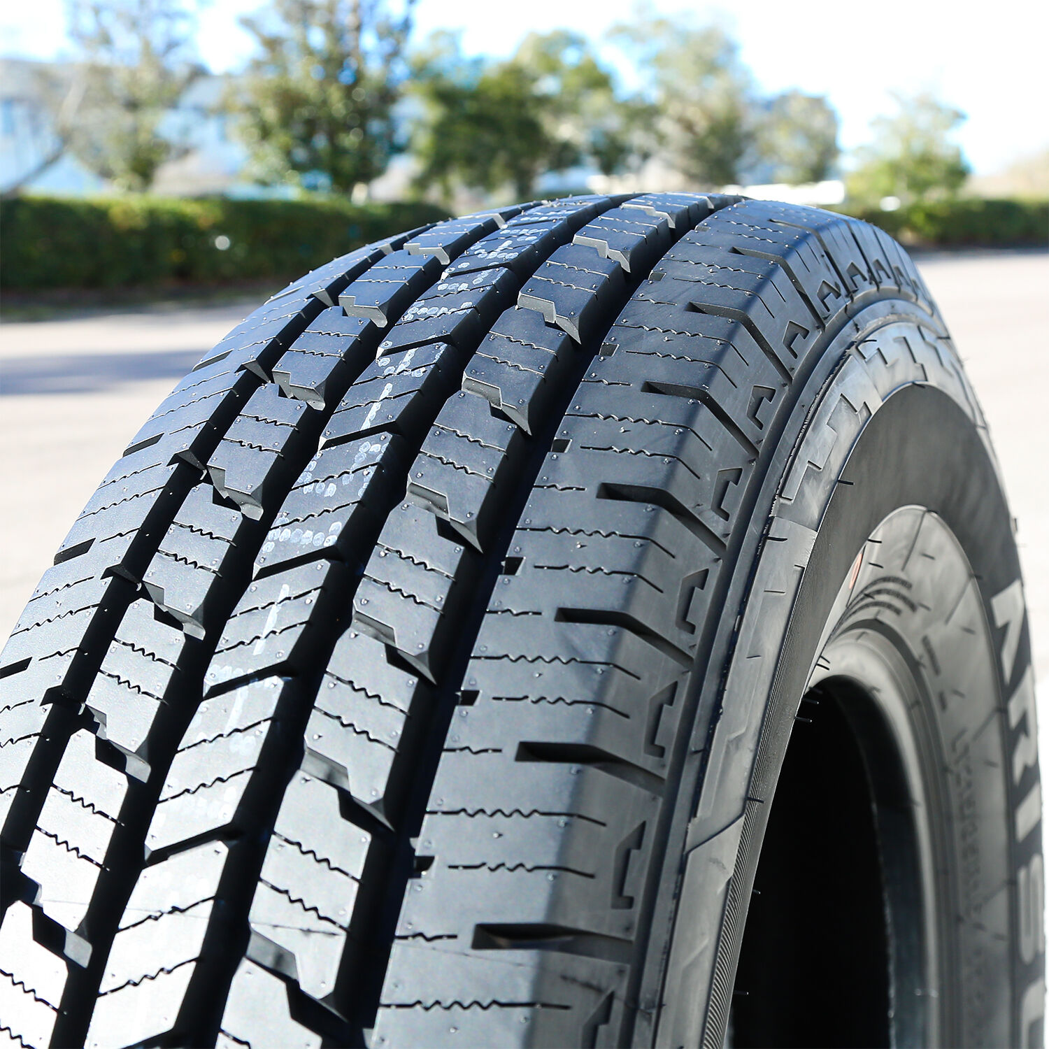 Arisun Aresta H/T ZG04 LT 215/85R16 115/112Q E (10 Ply)