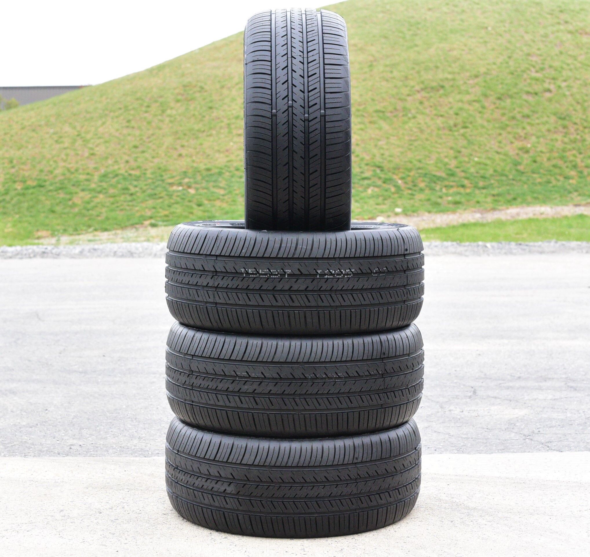 Atlas Tire Force UHP 215/55R16 97W XL