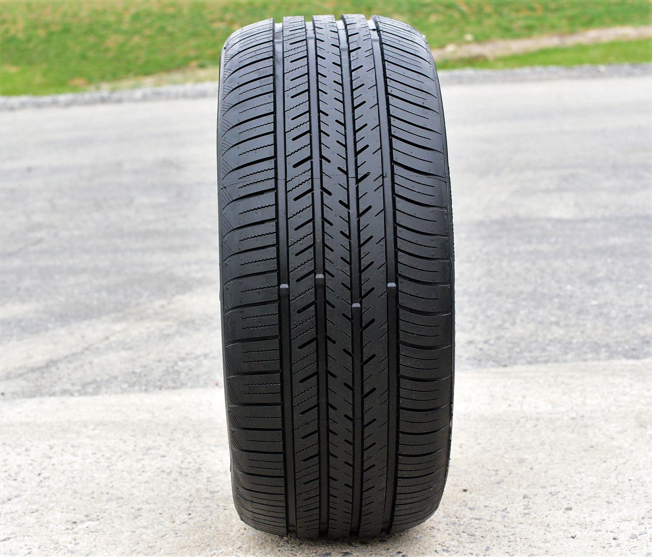 Atlas Tire Force UHP 215/55R16 97W XL