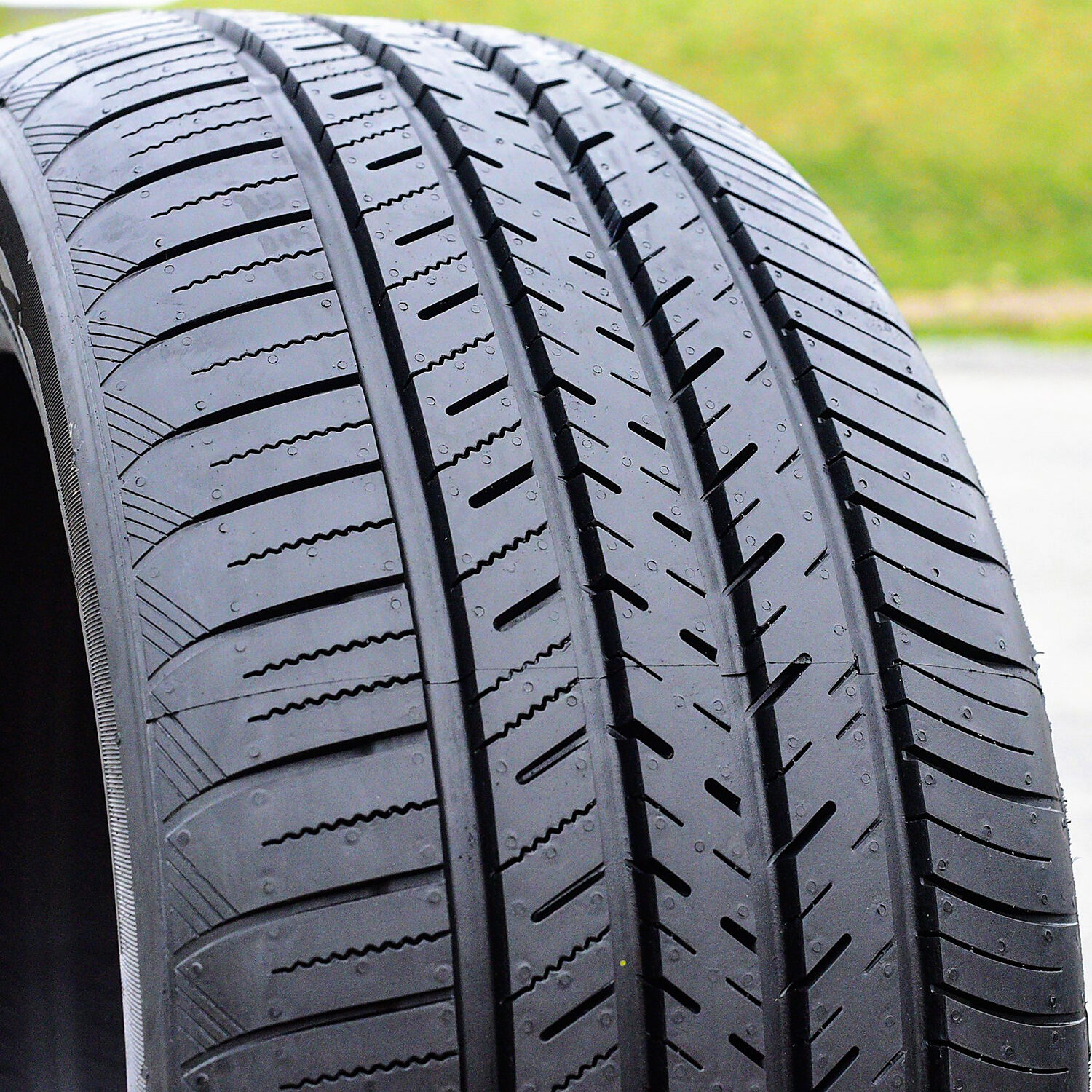 Atlas Tire Force UHP 215/55R17 94W