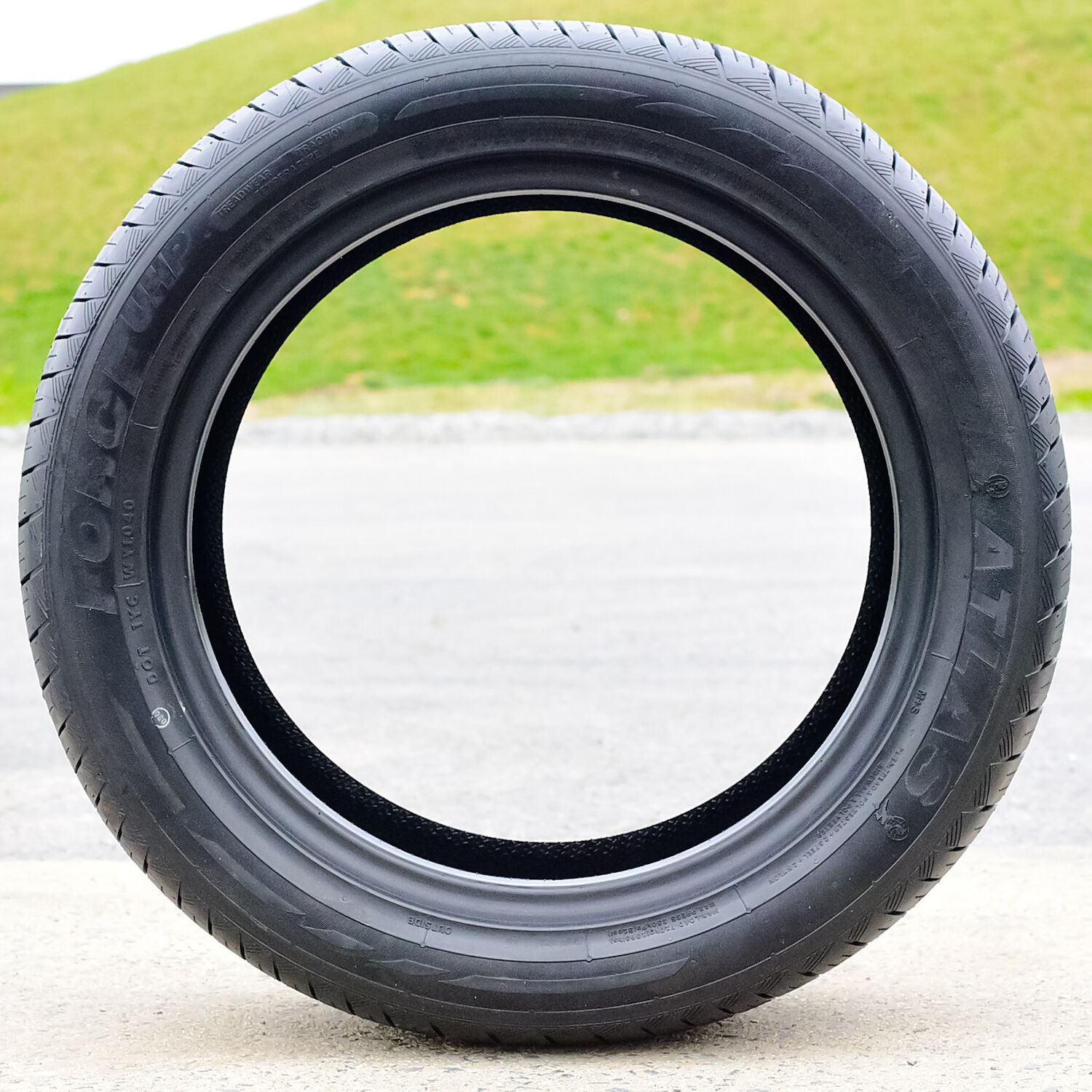 Atlas Tire Force UHP 215/55R17 94W