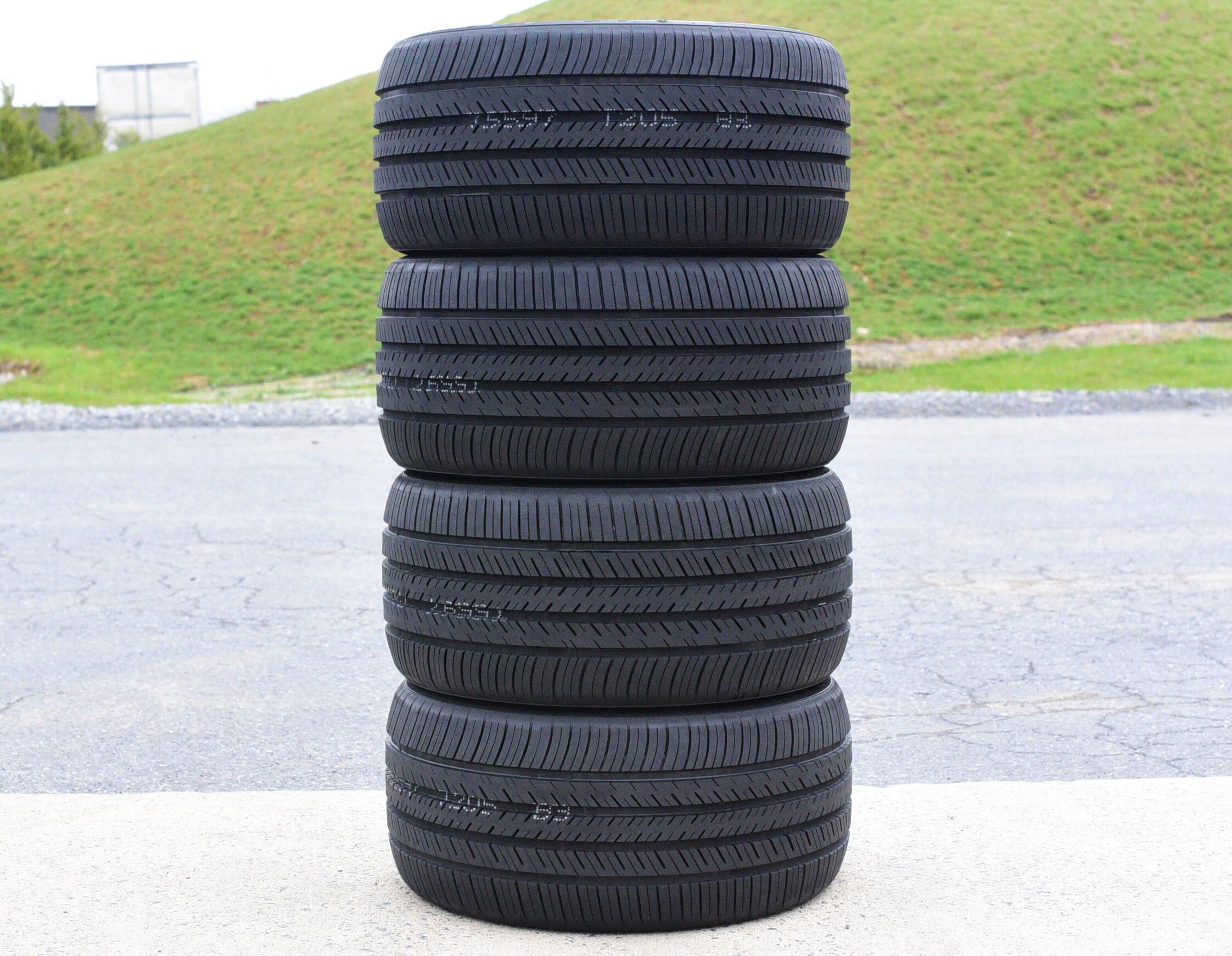 Atlas Tire Force UHP 245/45R20 ZR 103Y XL