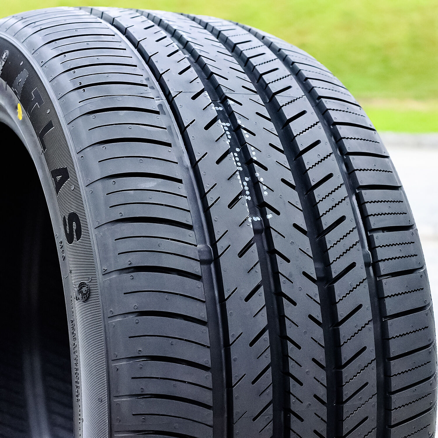 Atlas Tire Force UHP 225/45R19 96Y XL