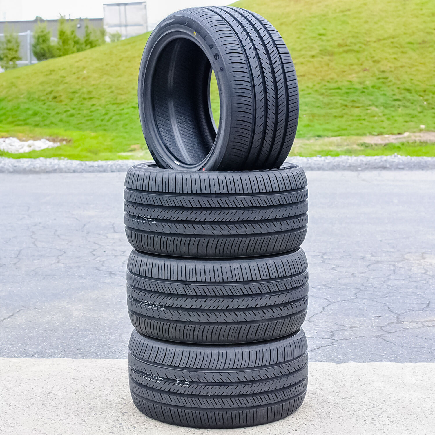 Atlas Force UHP 235/55R20 102V