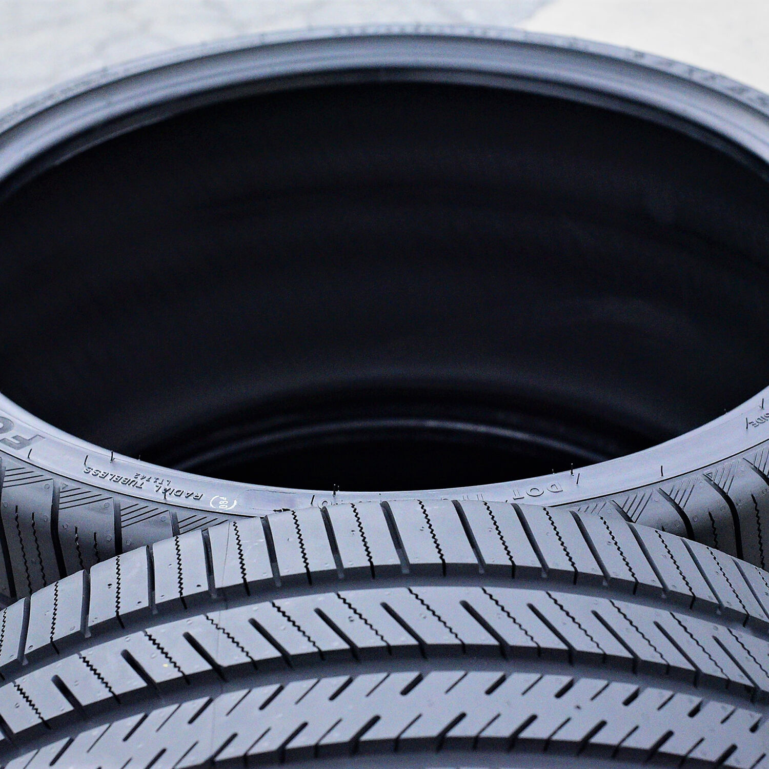 Atlas Force UHP 295/40R20 110W