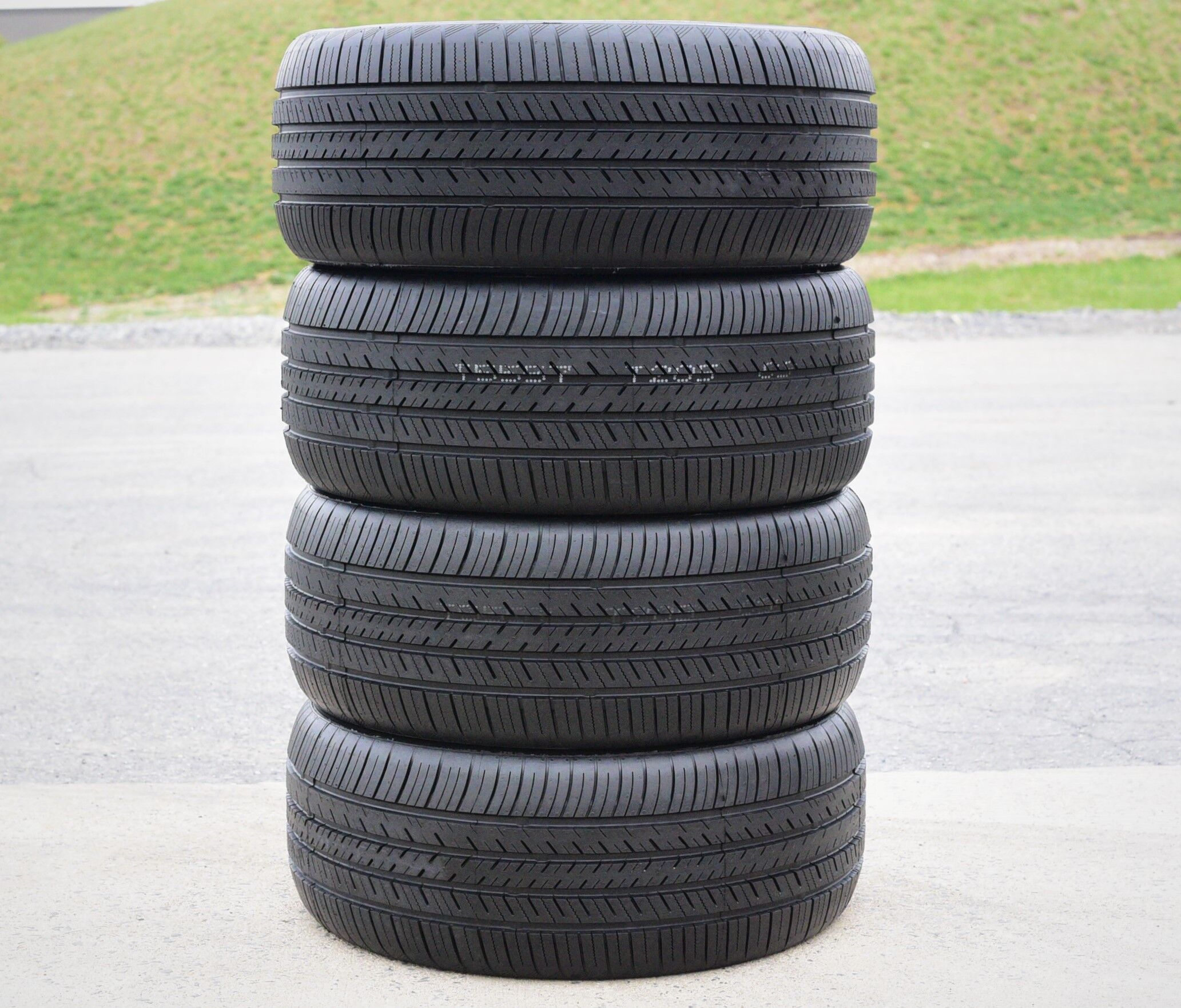 Atlas Tire Force UHP 215/50R16 94W XL