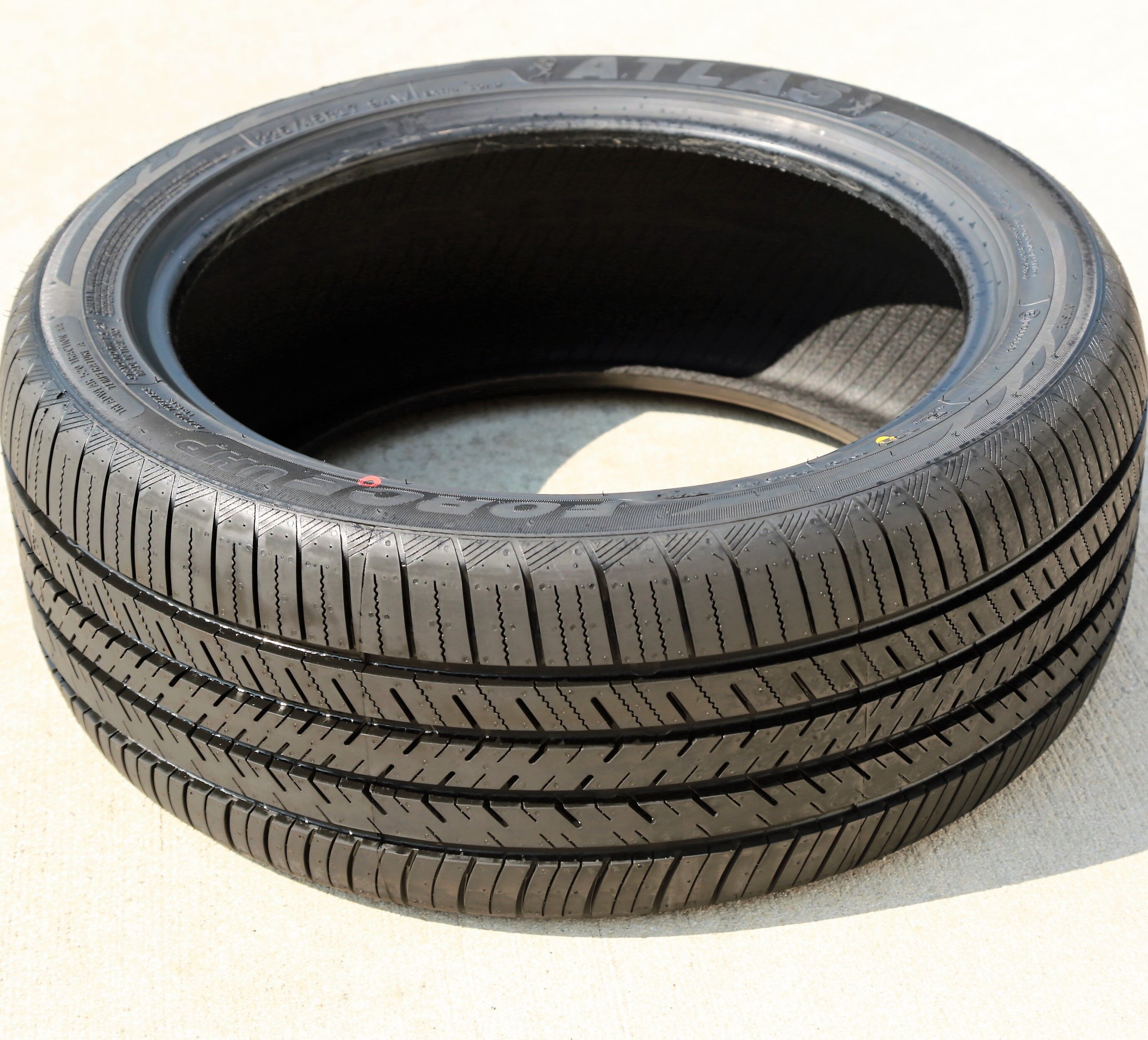 Atlas Tire Force UHP 215/50R16 94W XL