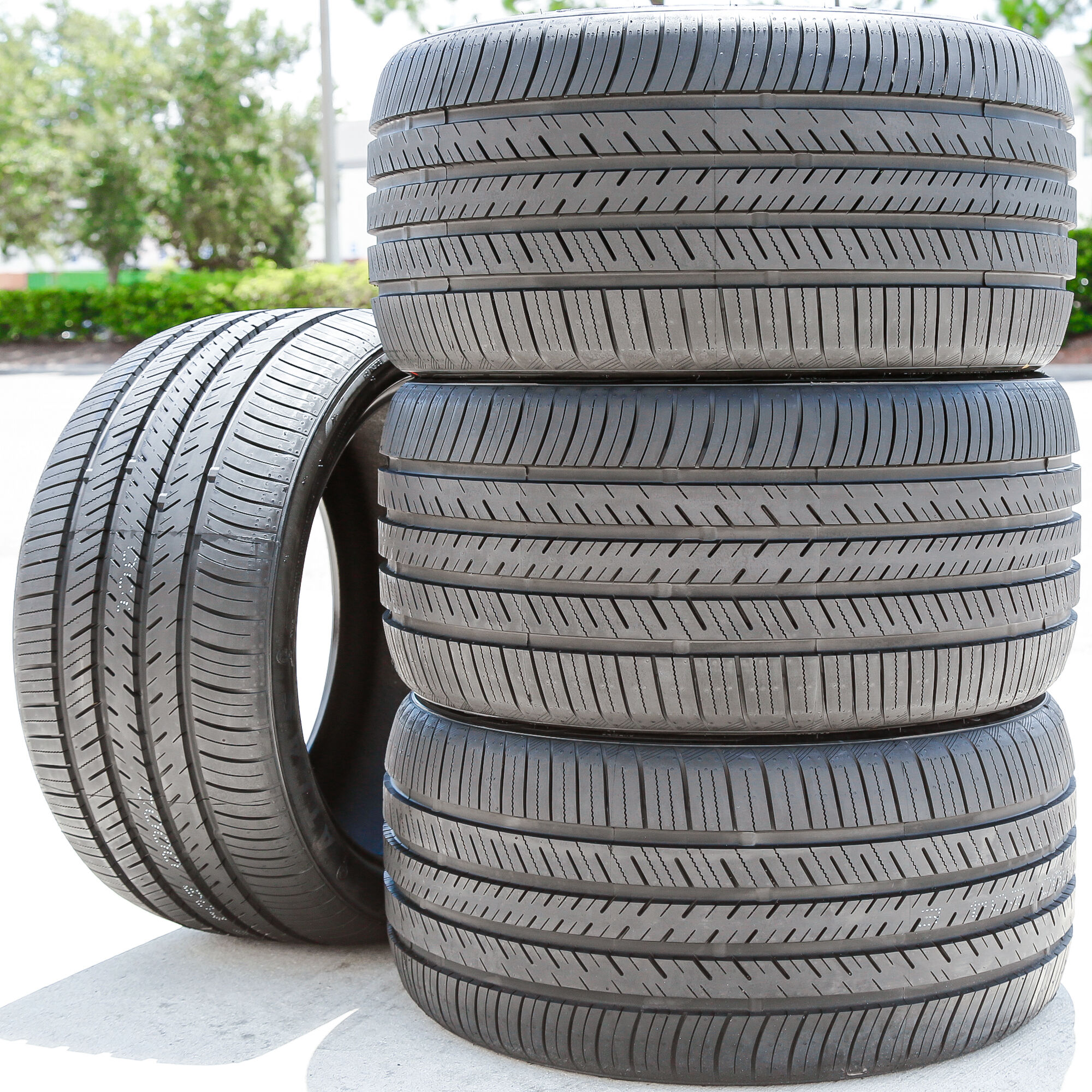 Atlas Tire Force UHP 275/35R18 95Y