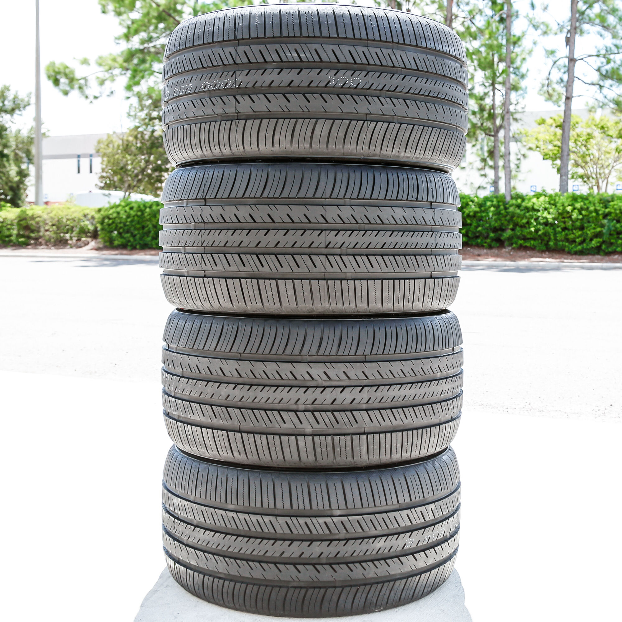 Atlas Tire Force UHP 275/35R18 95Y
