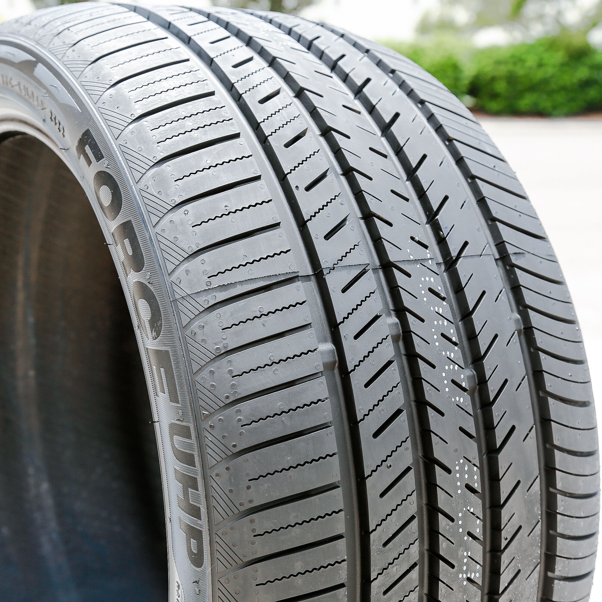 Atlas Tire Force UHP 275/35R18 95Y
