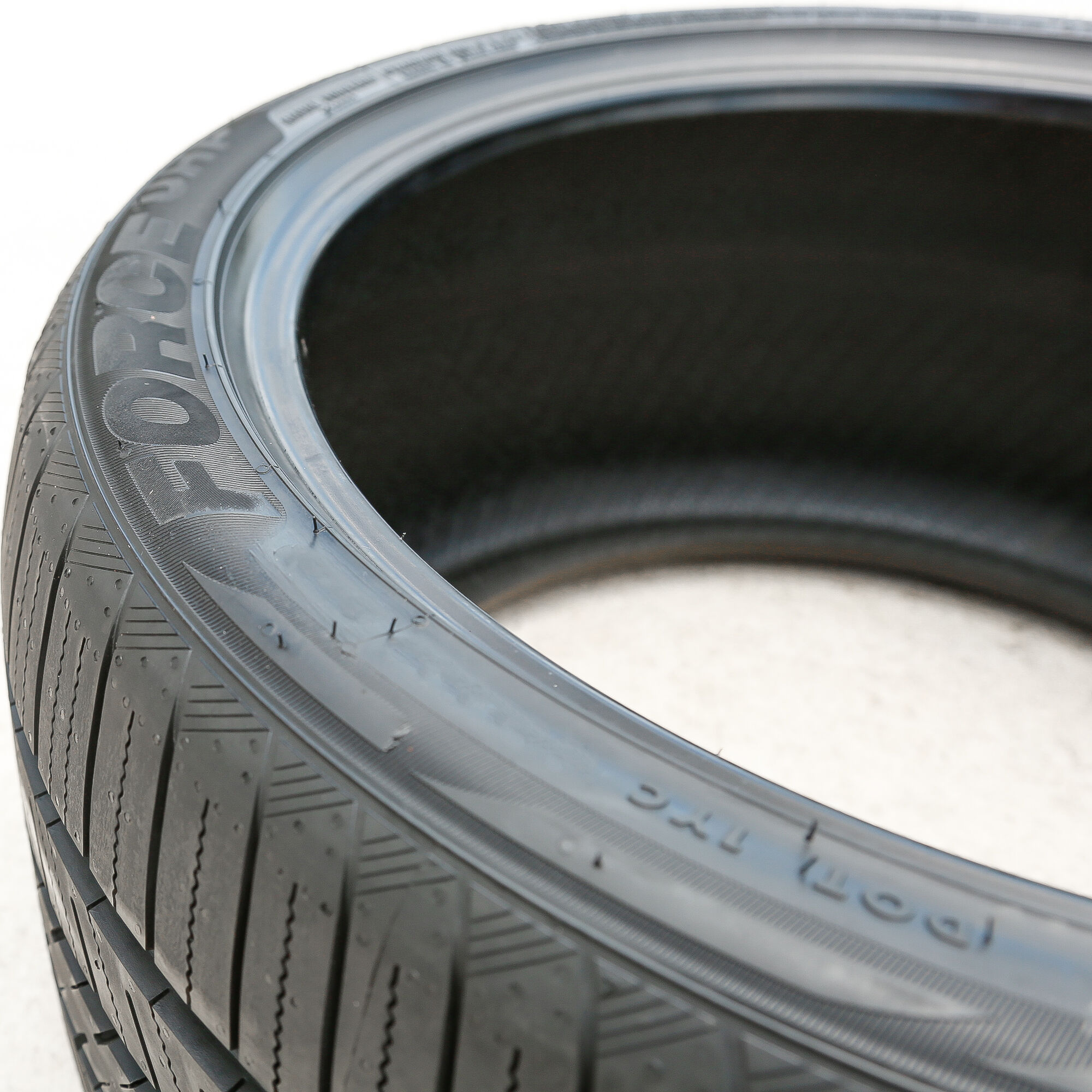 Atlas Tire Force UHP 275/35R18 95Y