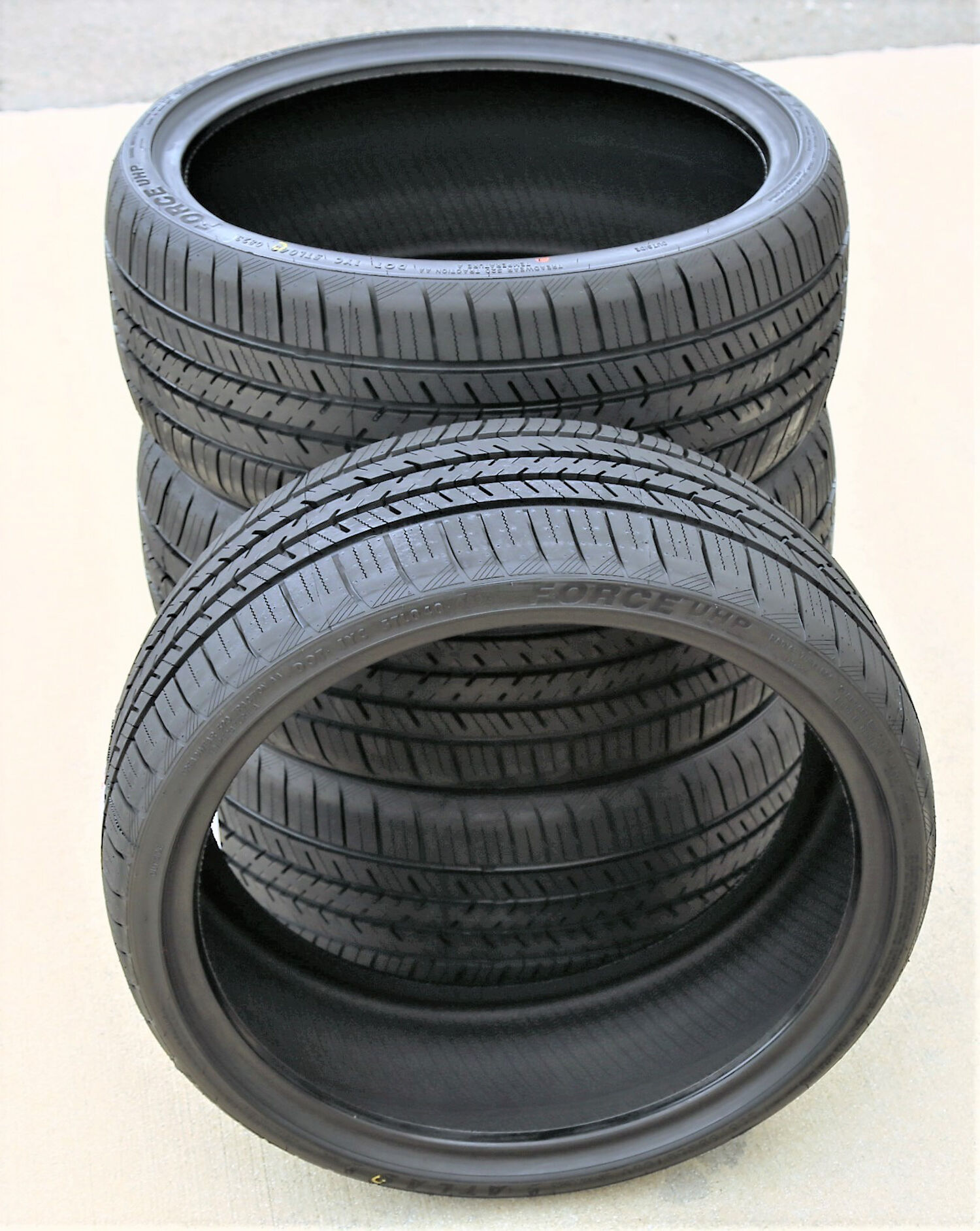 Atlas Tire Force UHP 215/35R19 85V XL