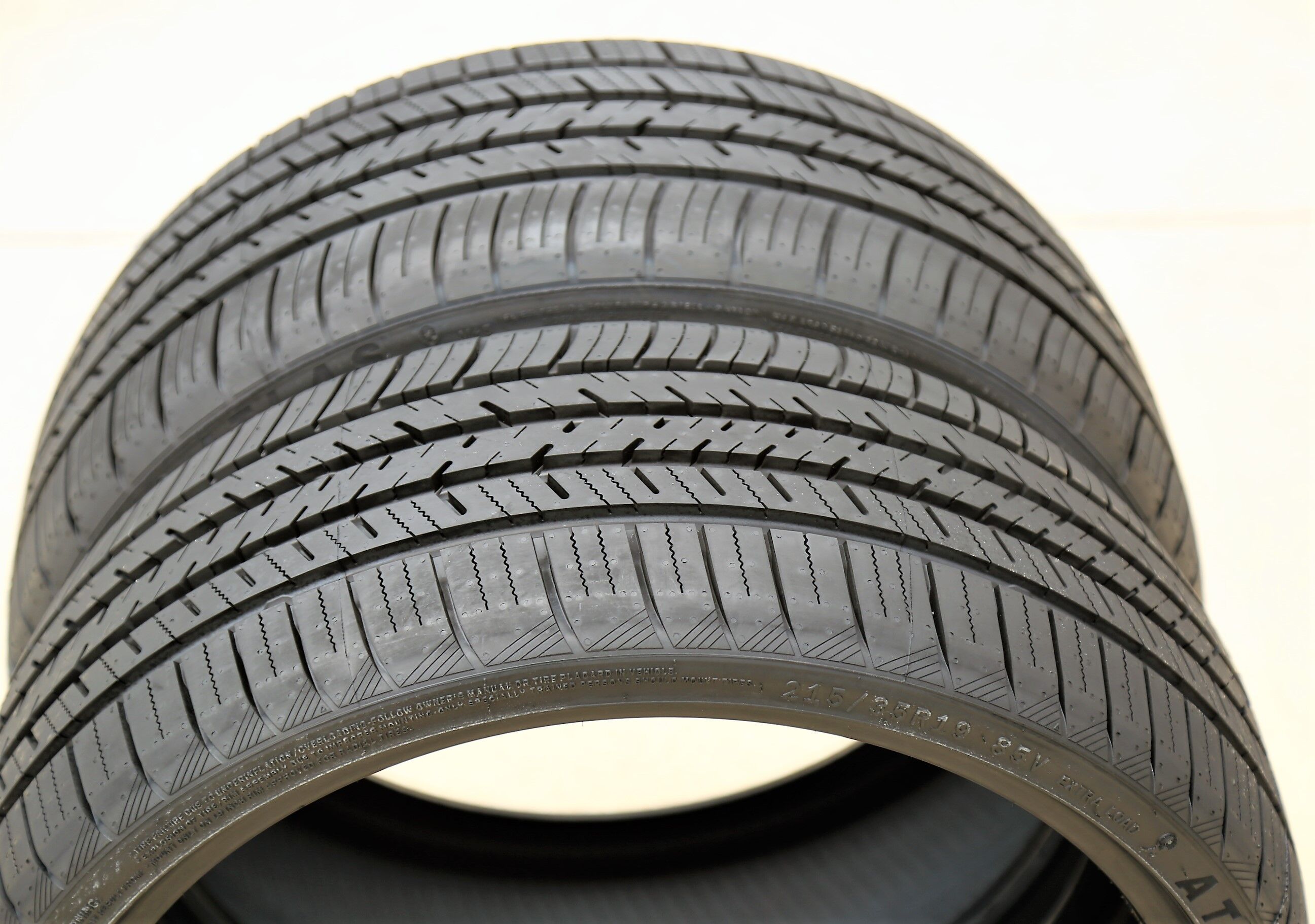 Atlas Tire Force UHP 215/35R19 85V XL