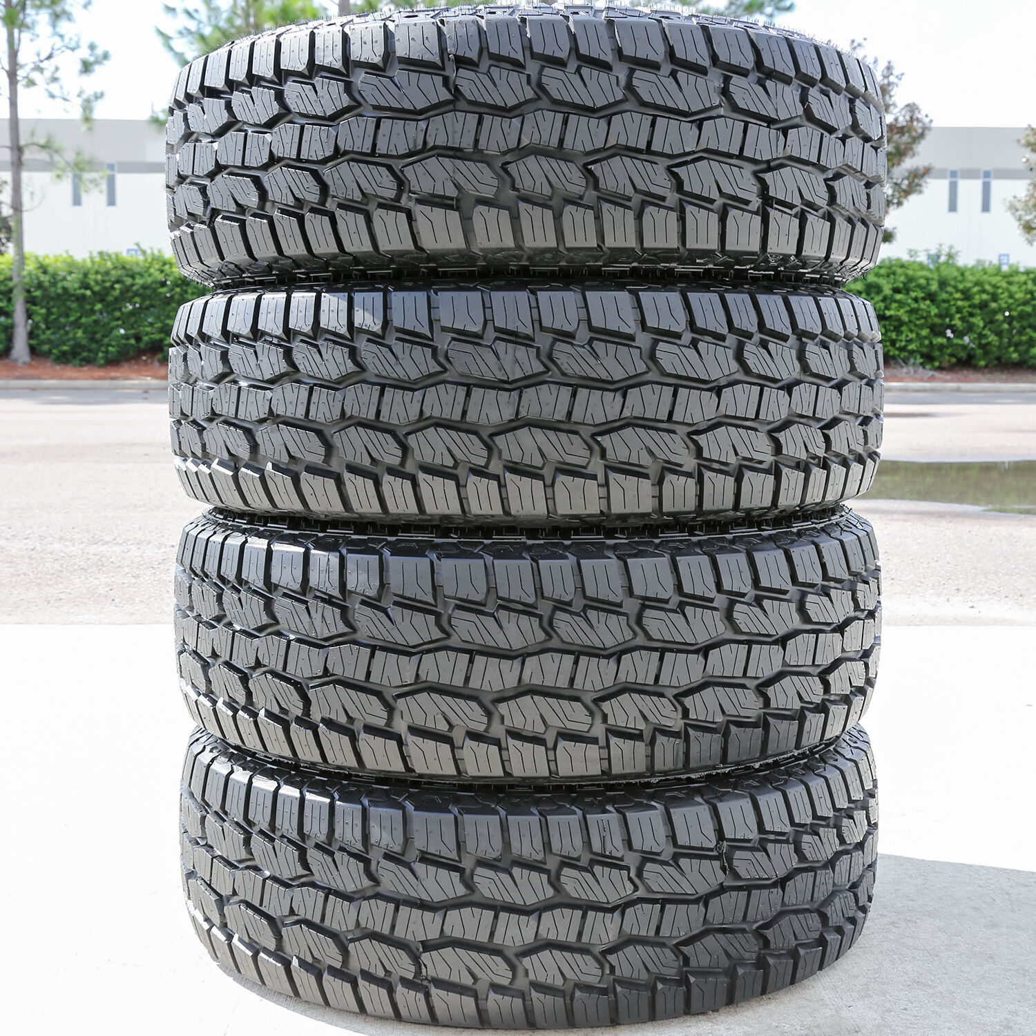 Atlas Tire Paraller A/T 285/70R17 116T (OWL)