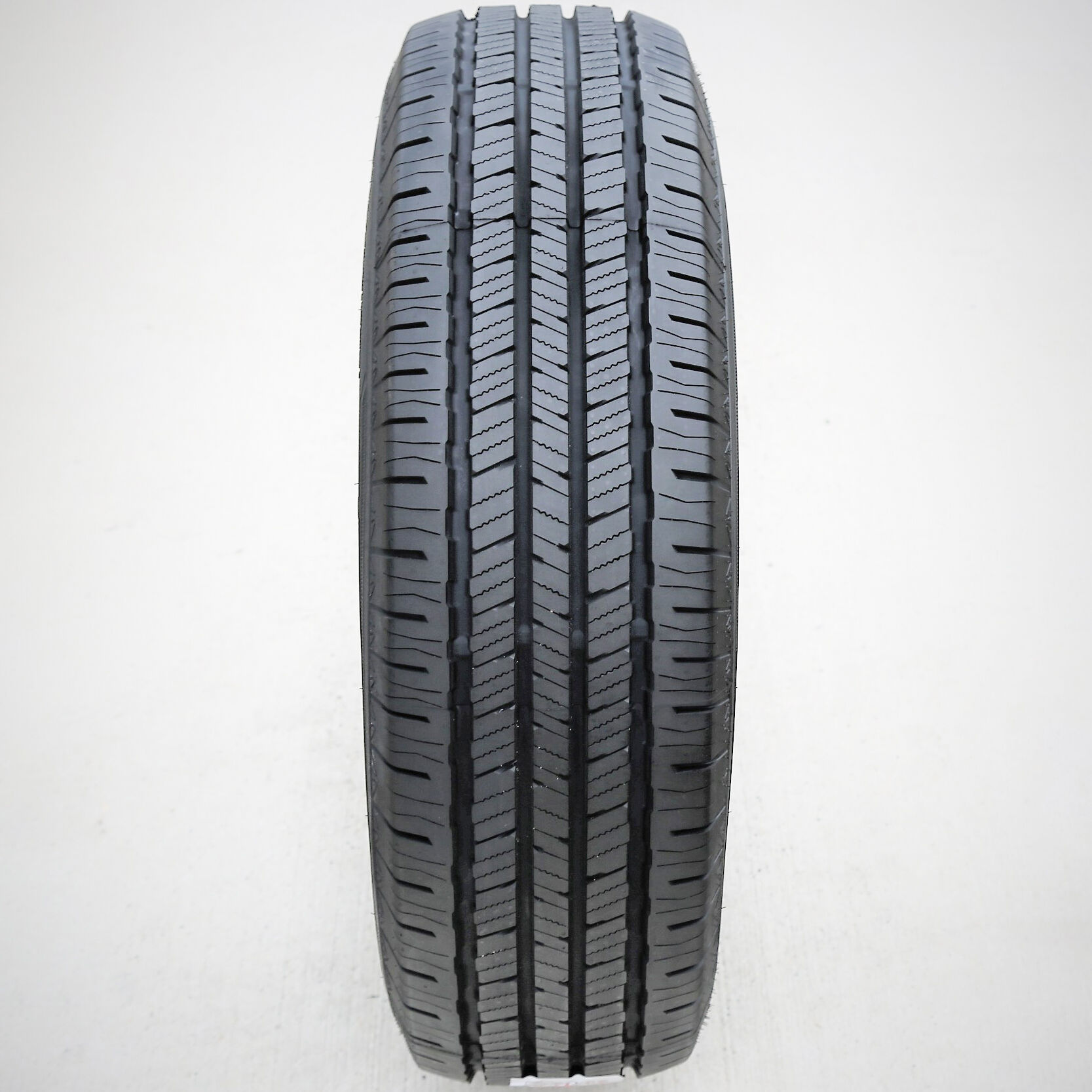 Atlas Tire Paraller H/T 235/65R17 104T