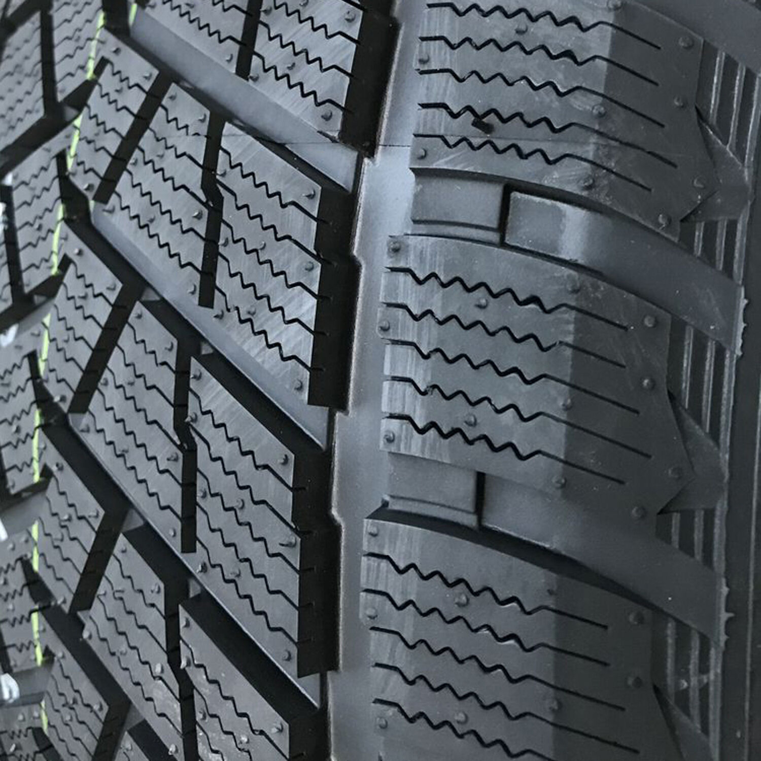 Atturo AW730 255/55R19 111H XL