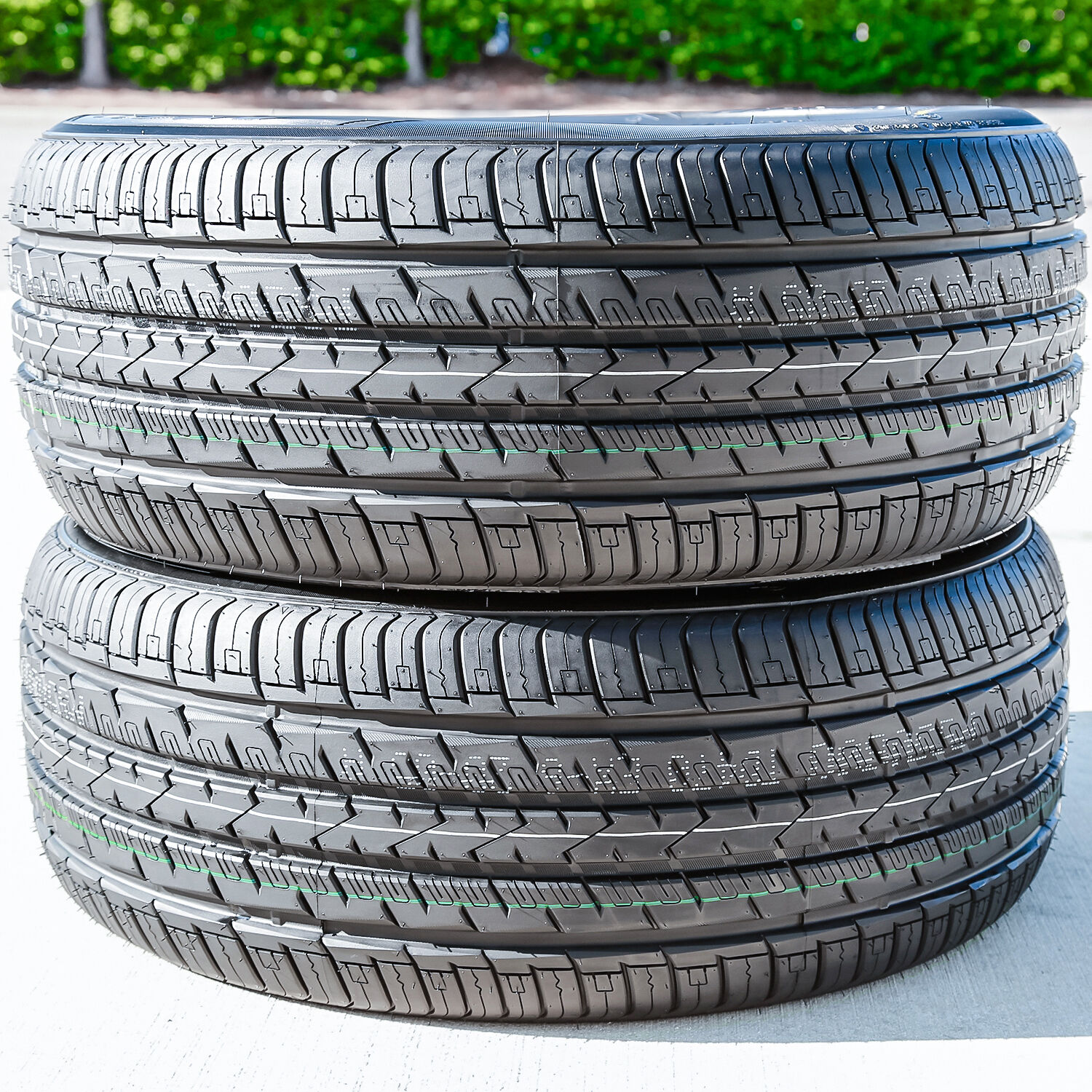 Atturo AZ610 275/55R20 117V XL