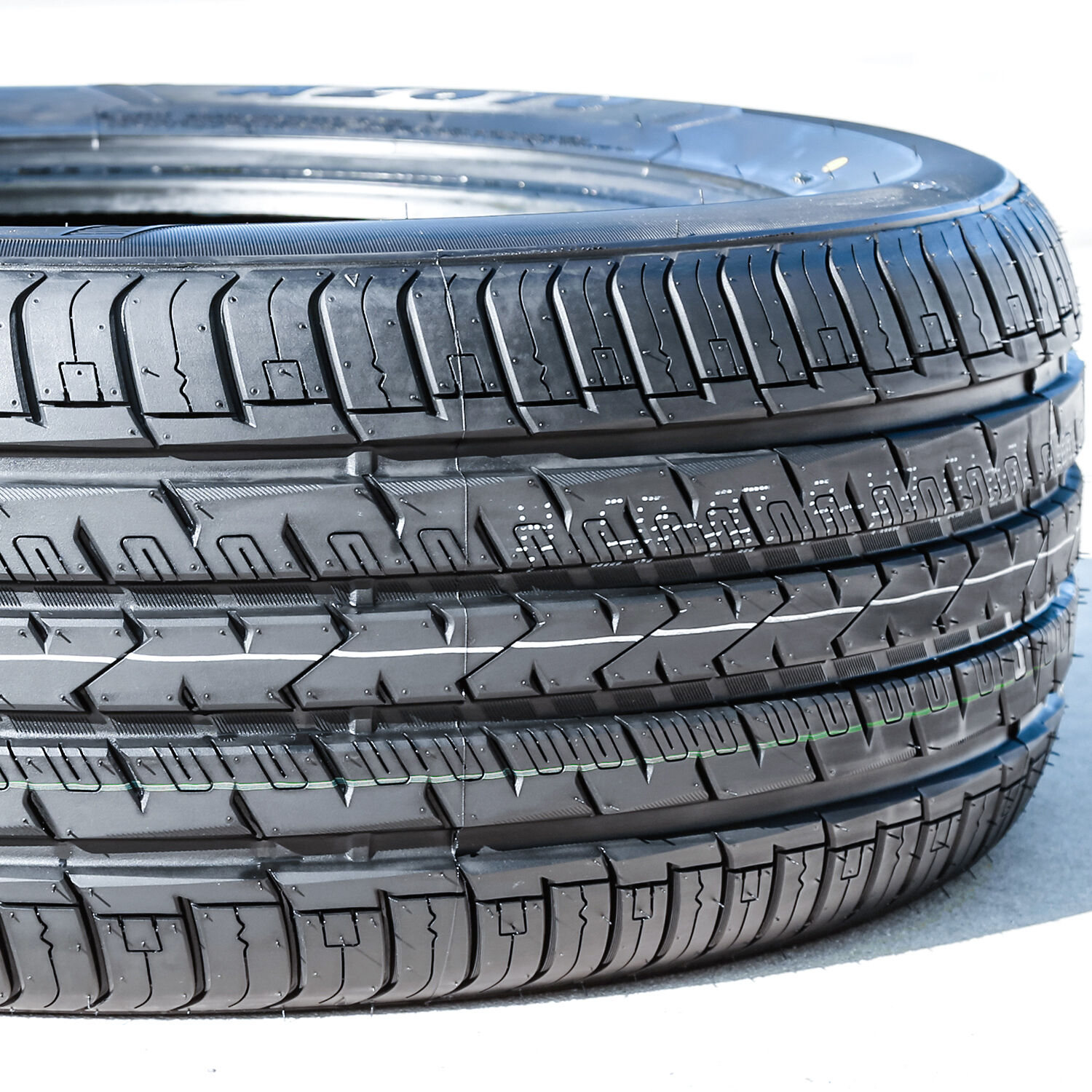 Atturo AZ610 285/50R20 112V