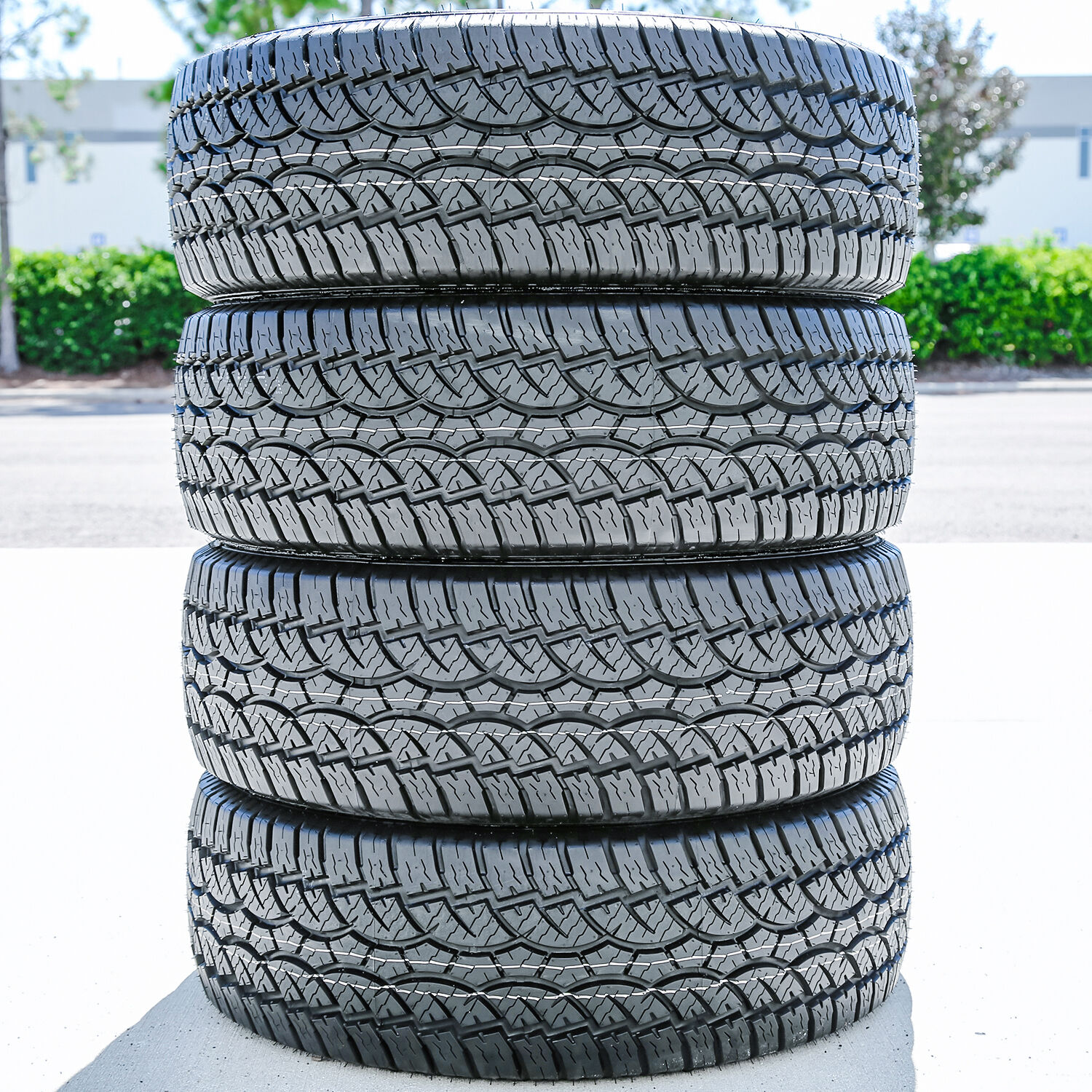 Atturo Trail Blade A/T 265/70R16 112T