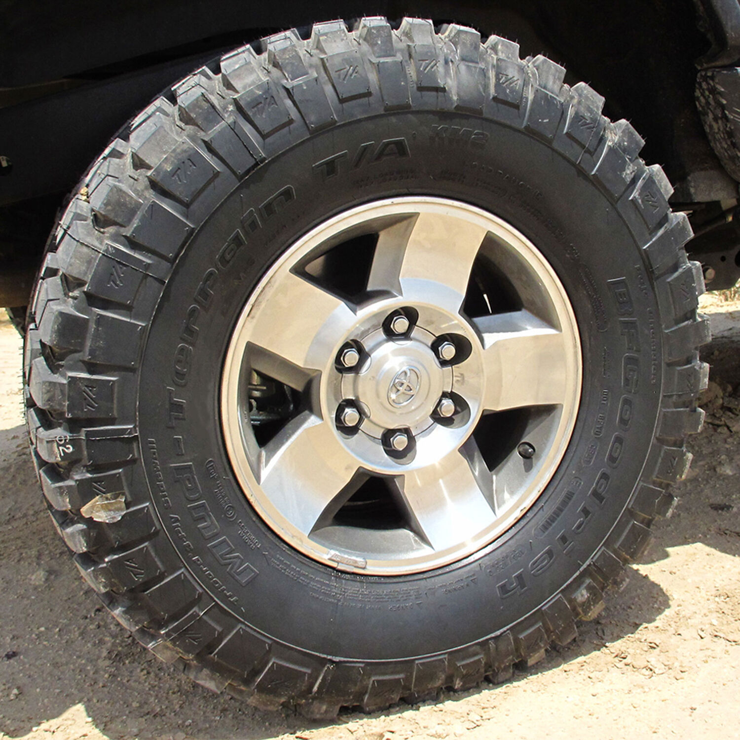 BFGoodrich Mud-Terrain T/A KM2