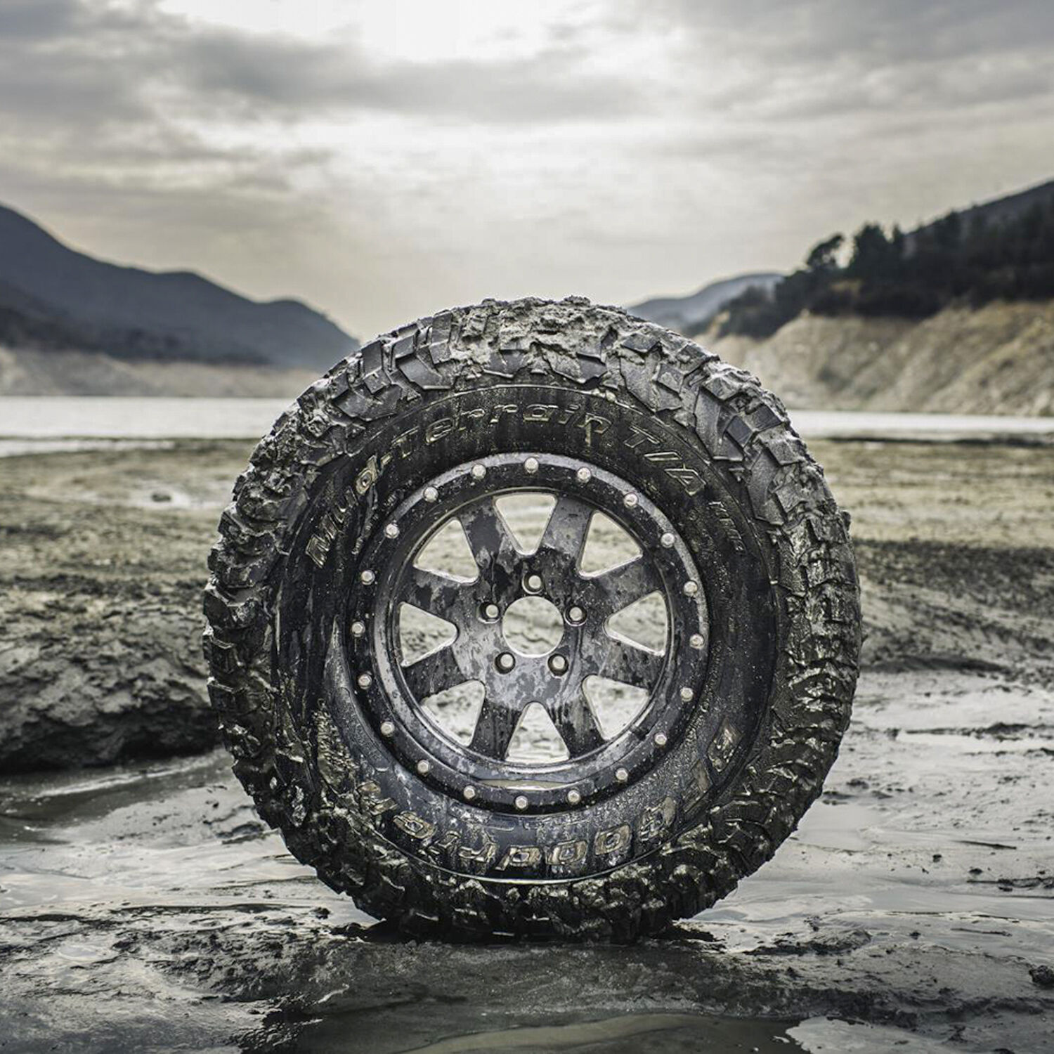 BFGoodrich Mud-Terrain T/A KM3 LT 245/75R16 120/116Q E (10 Ply)