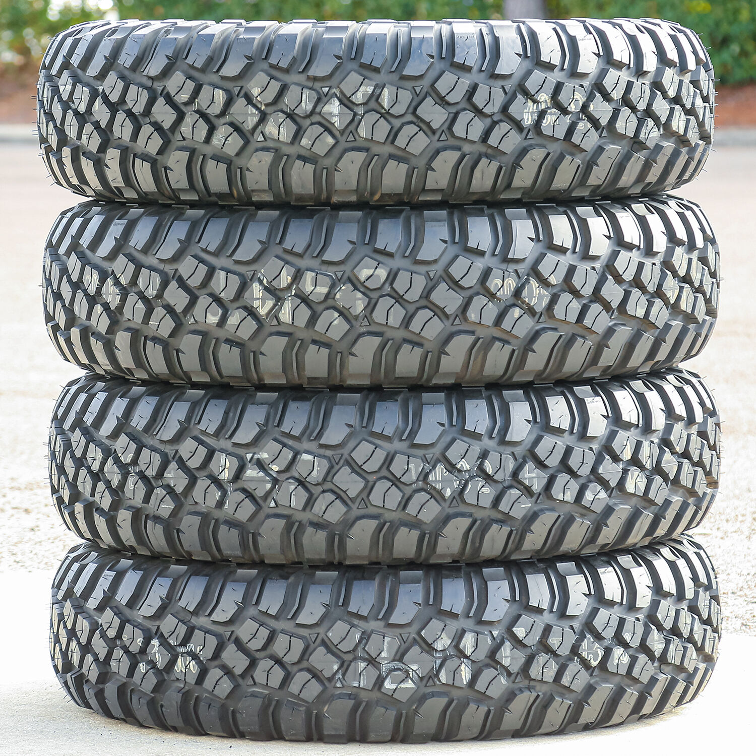 BFGoodrich Mud-Terrain T/A KM3 UTV 28X10.00R14 96Q 8 Ply