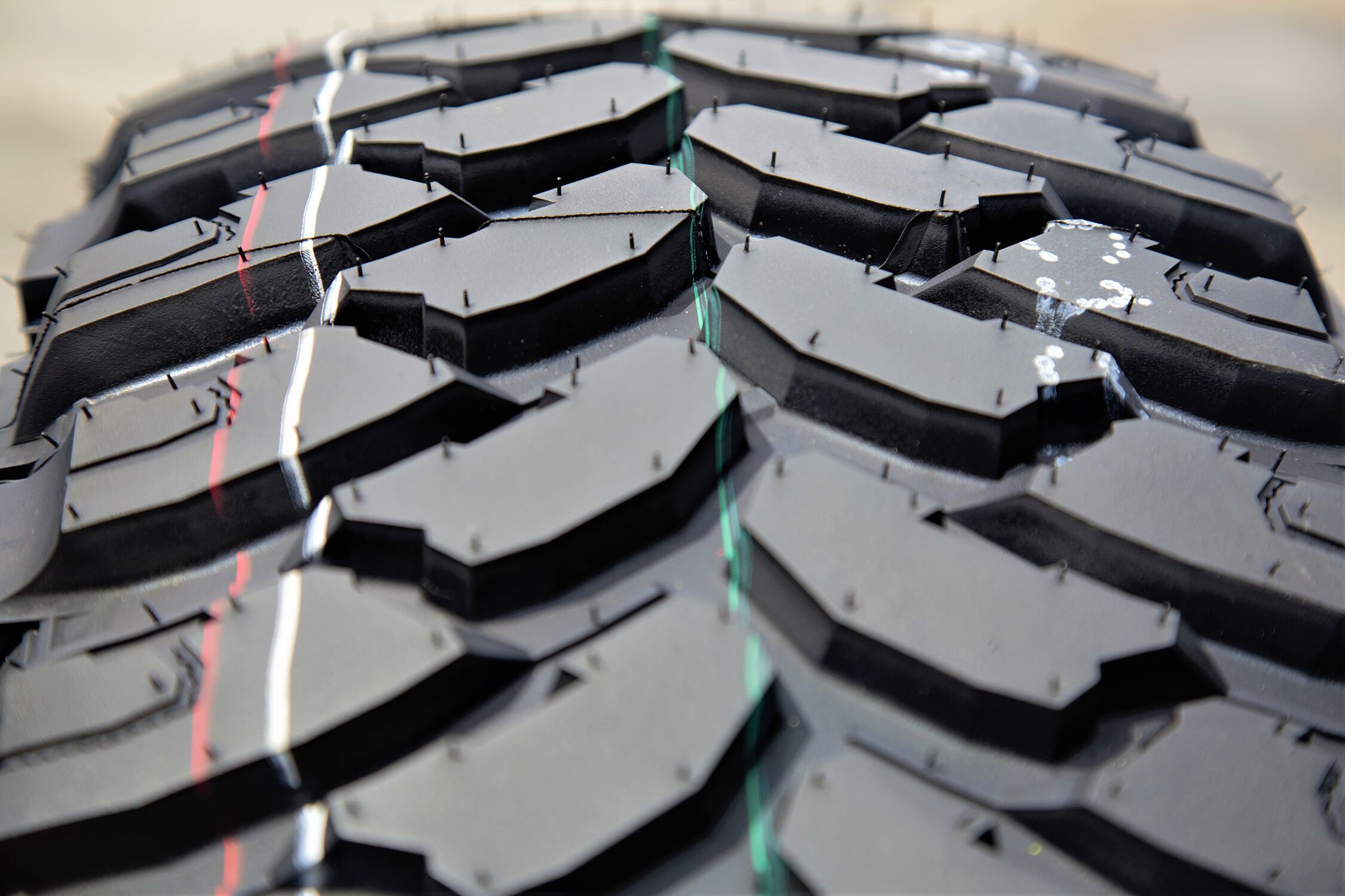 Comforser CF3000 F2 LT 33X13.50R24 109Q F (12 Ply)