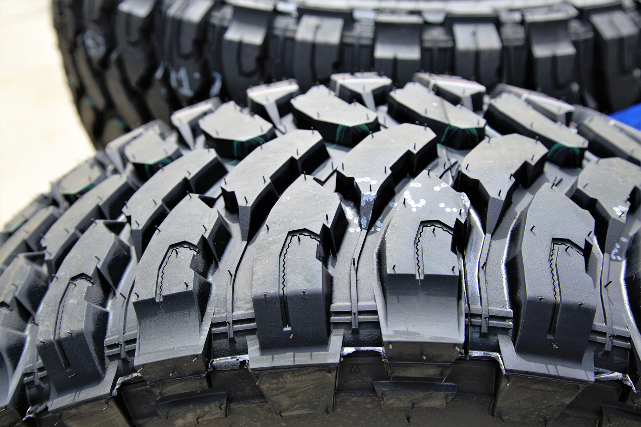 Comforser CF3000 F2 LT 33X13.50R24 109Q F (12 Ply)