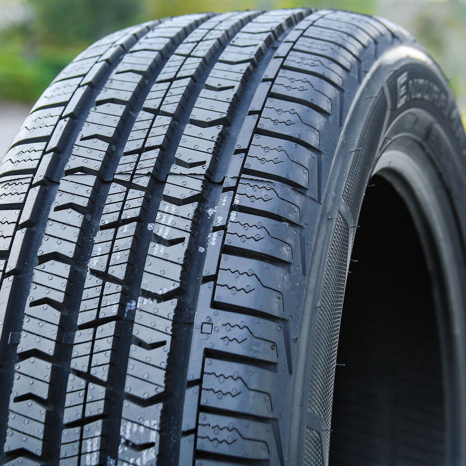 Cooper Discoverer EnduraMax 215/55R17 94V