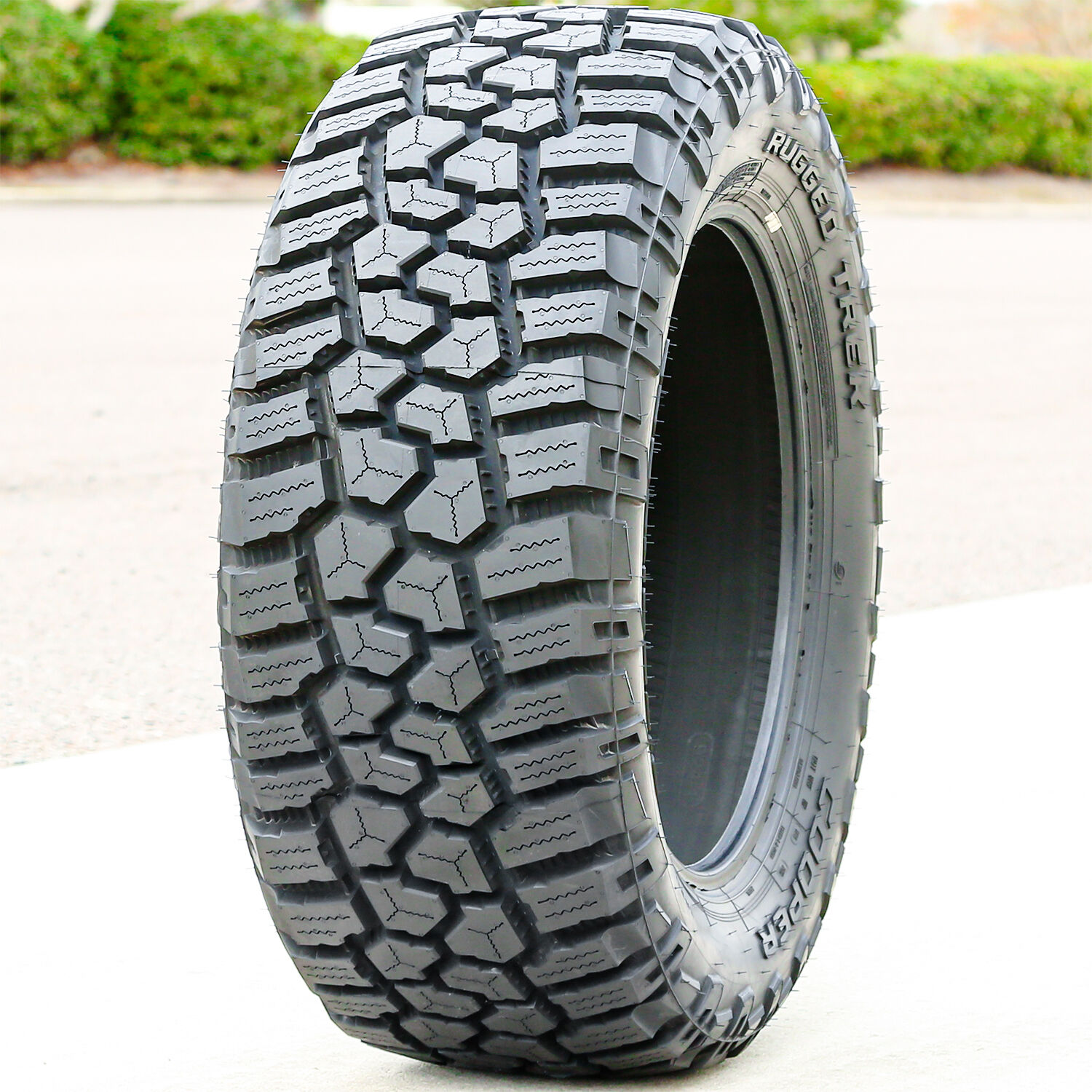 Cooper Discoverer Rugged Trek 265/70R16 112T