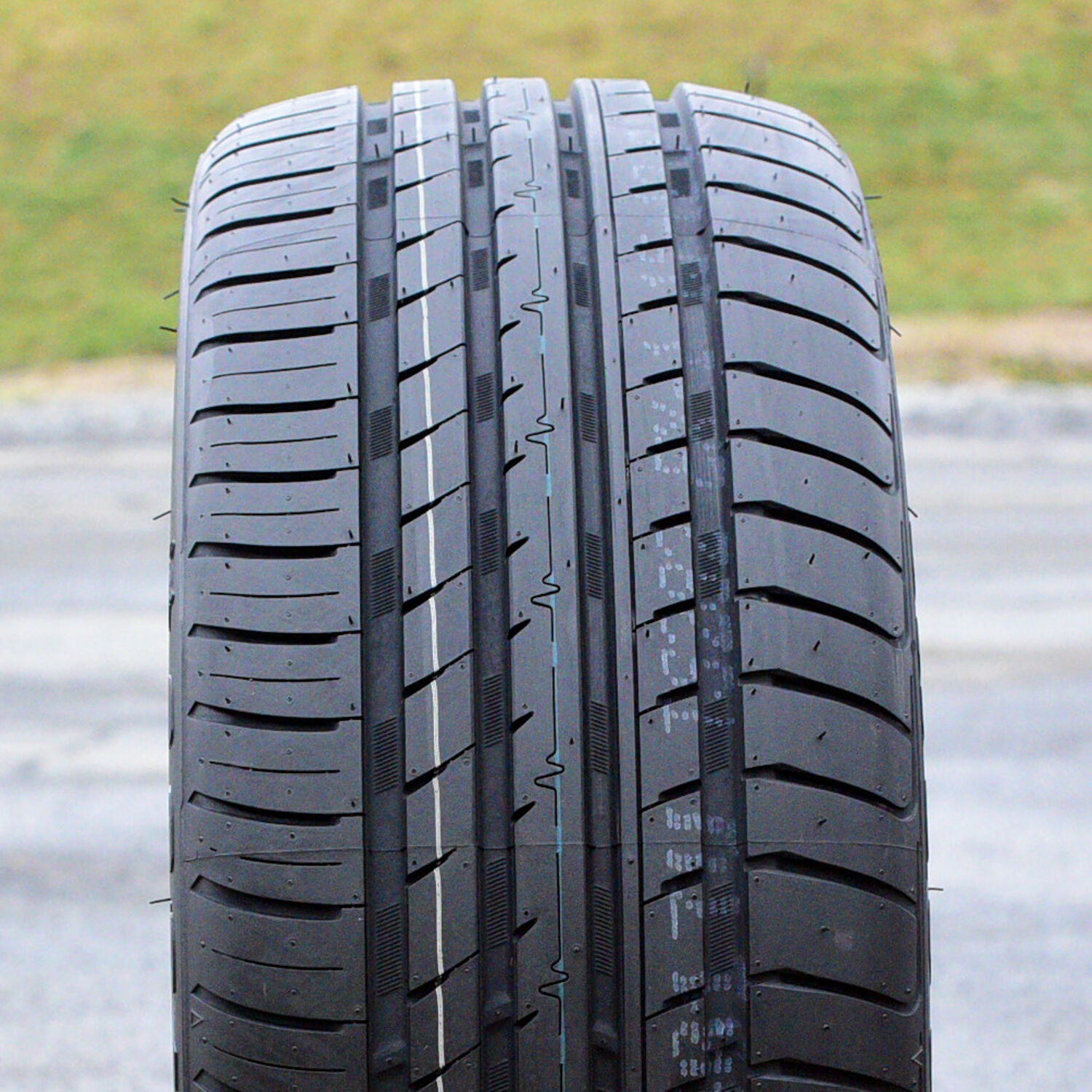 Cosmo MuchoMacho 215/55R17 ZR 98W XL