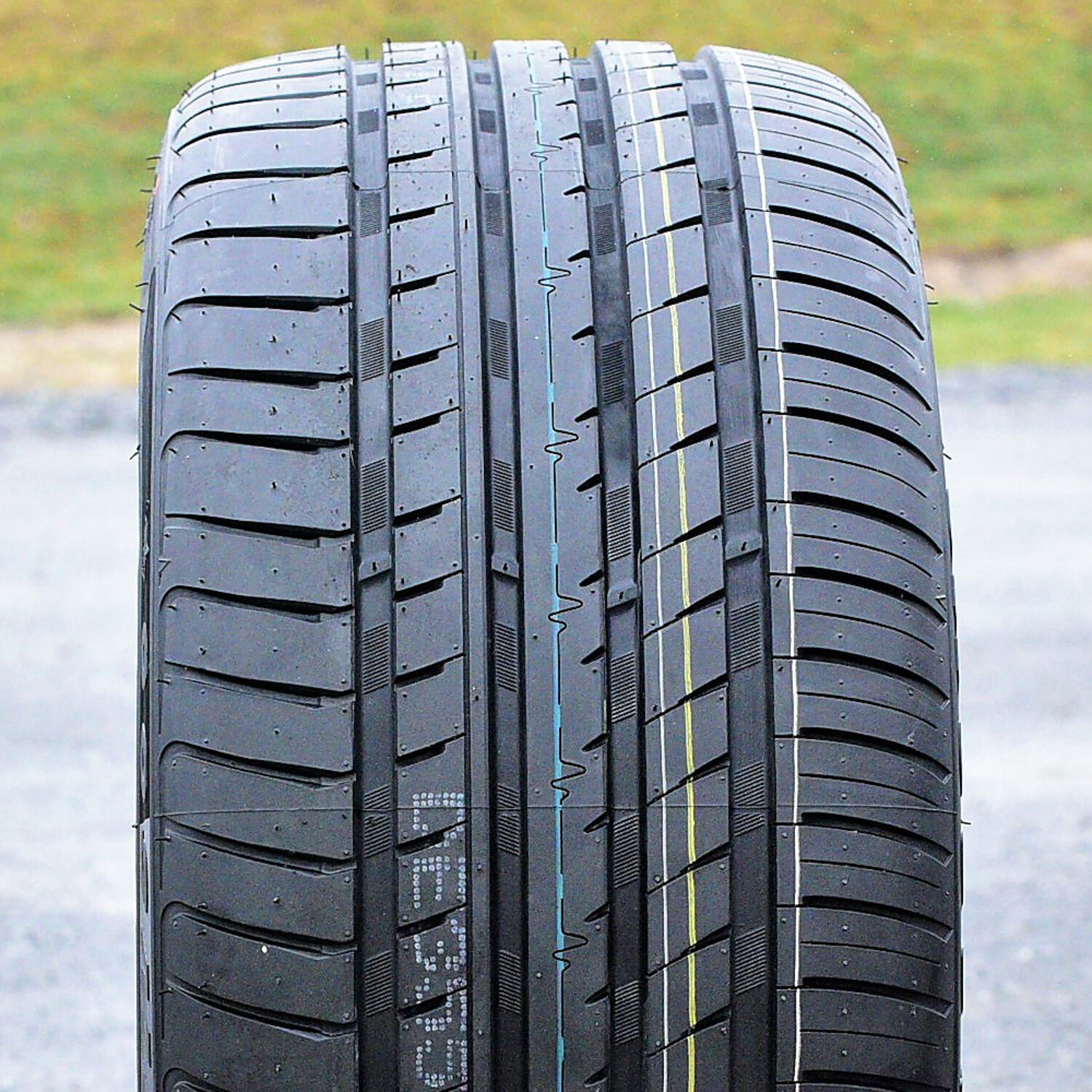 Cosmo MuchoMacho 255/35R18 ZR 94Y XL