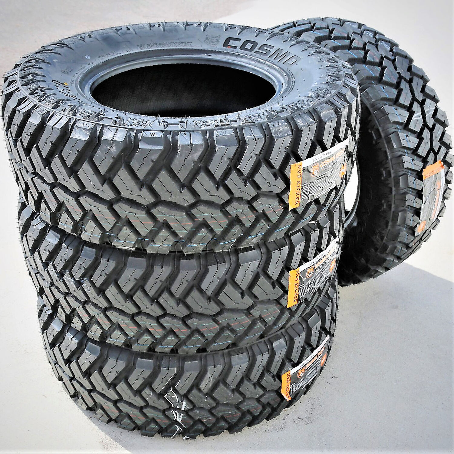 Cosmo Mud Kicker LT 305/55R20 125/122Q F (12 Ply)