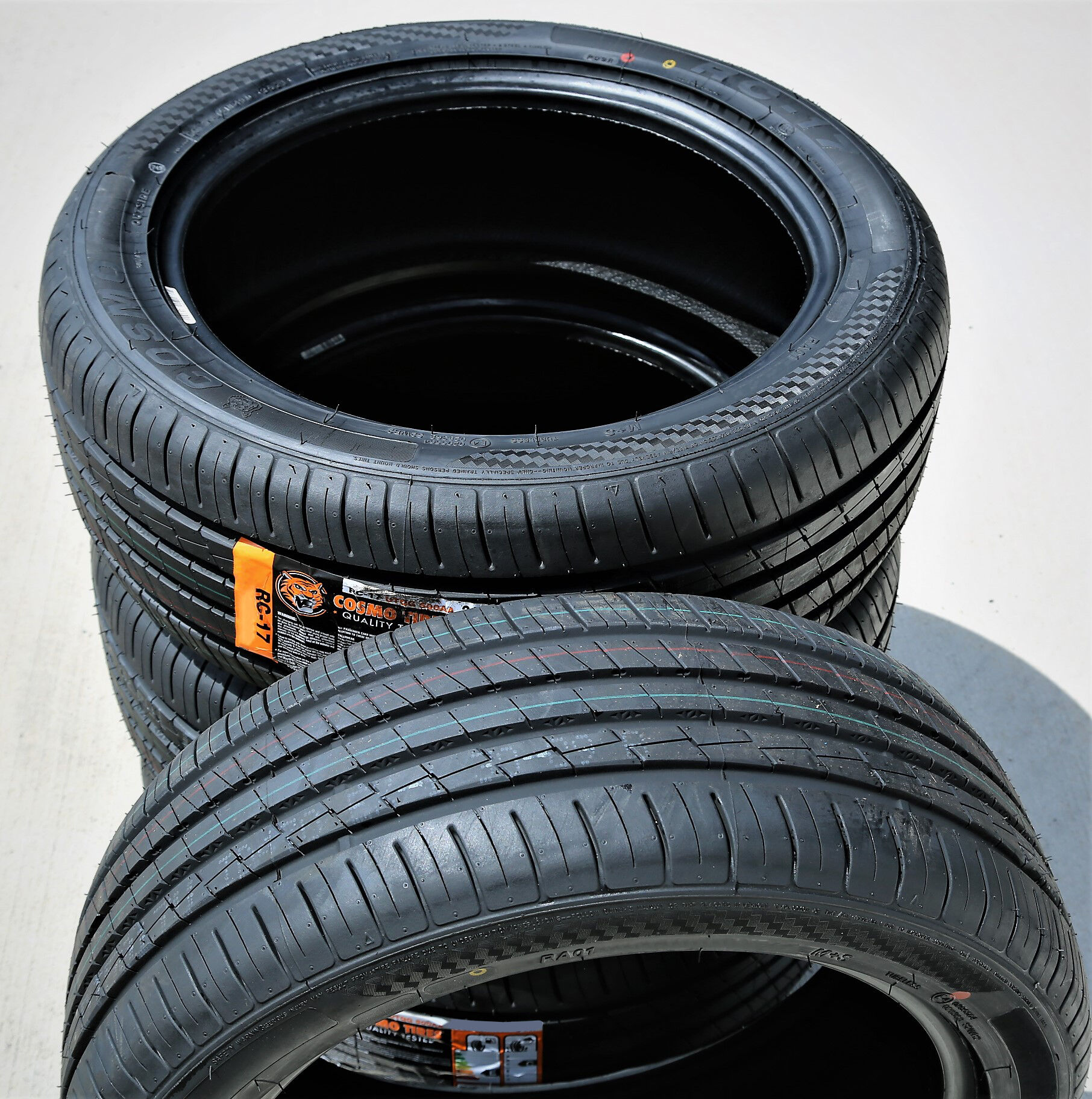 Cosmo RC-17 215/60R16 95V